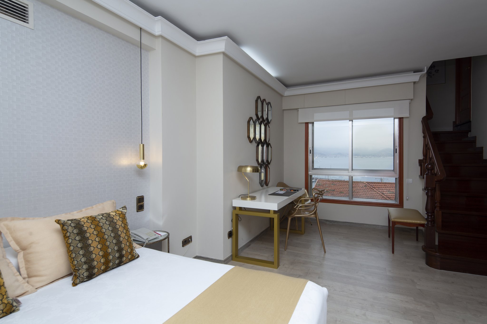 Deluxe_Room_(5)_S