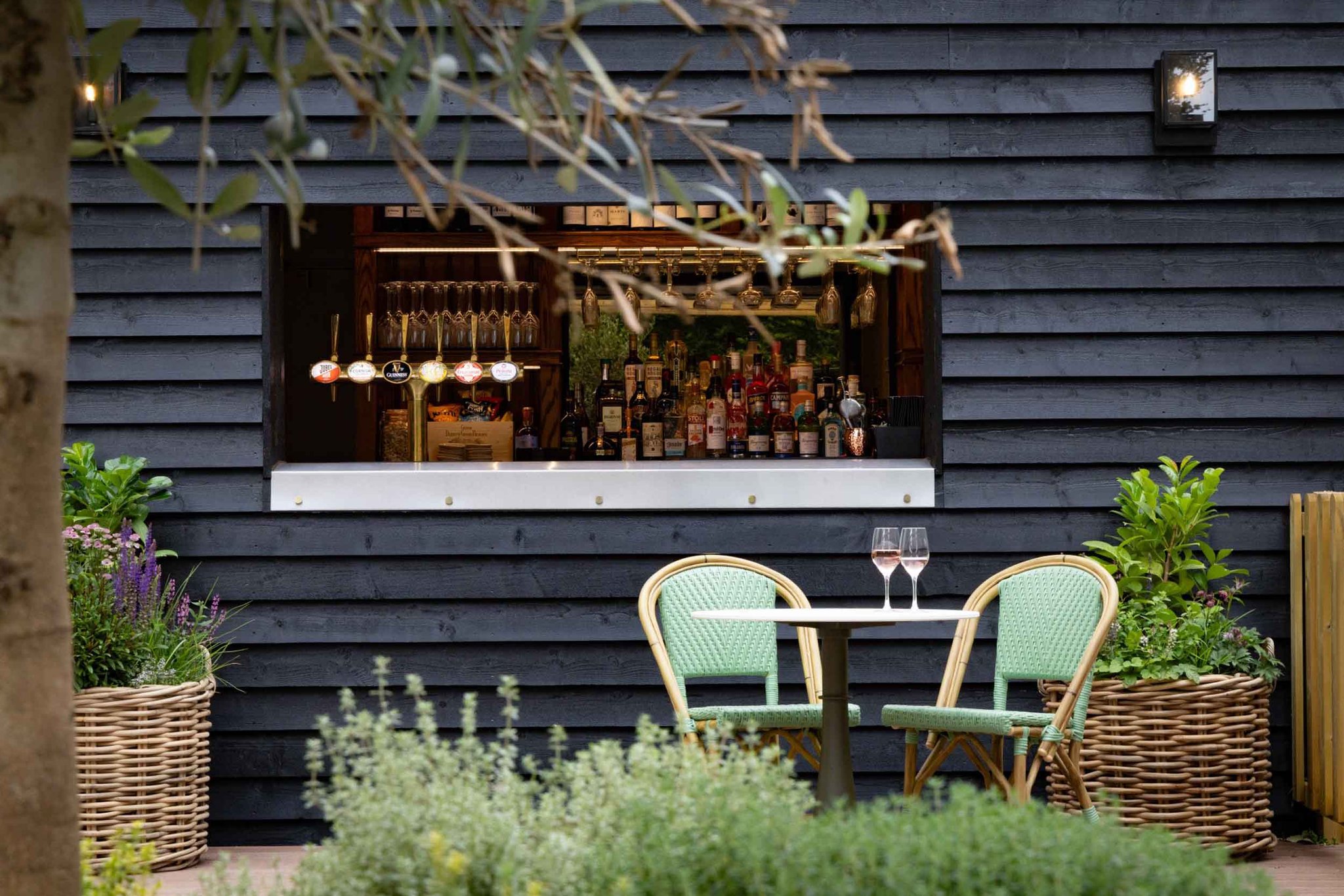 Outdoor_bar_2_S