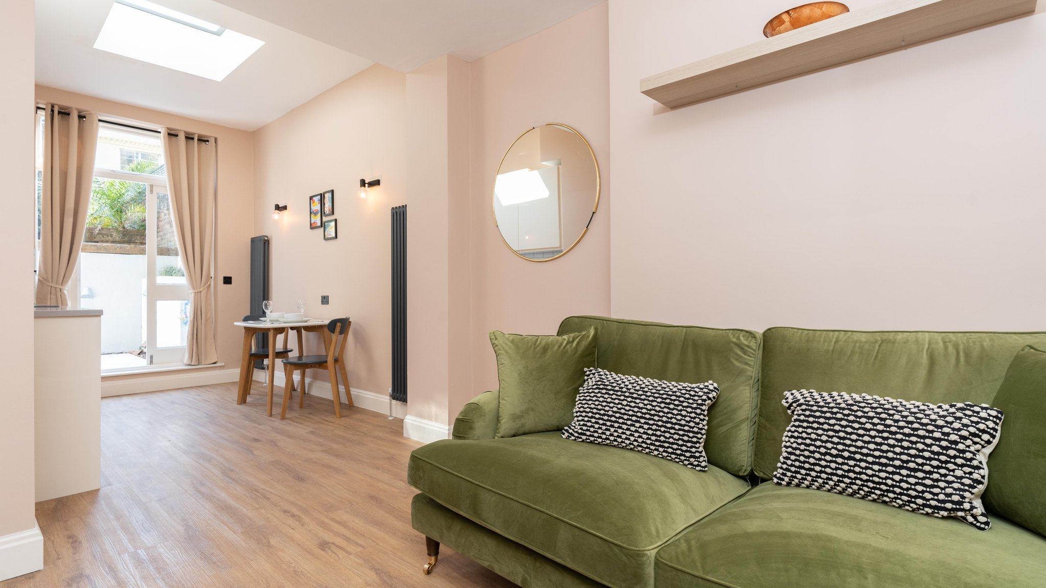 One_Bedroom_Apartment_Garden-01_S