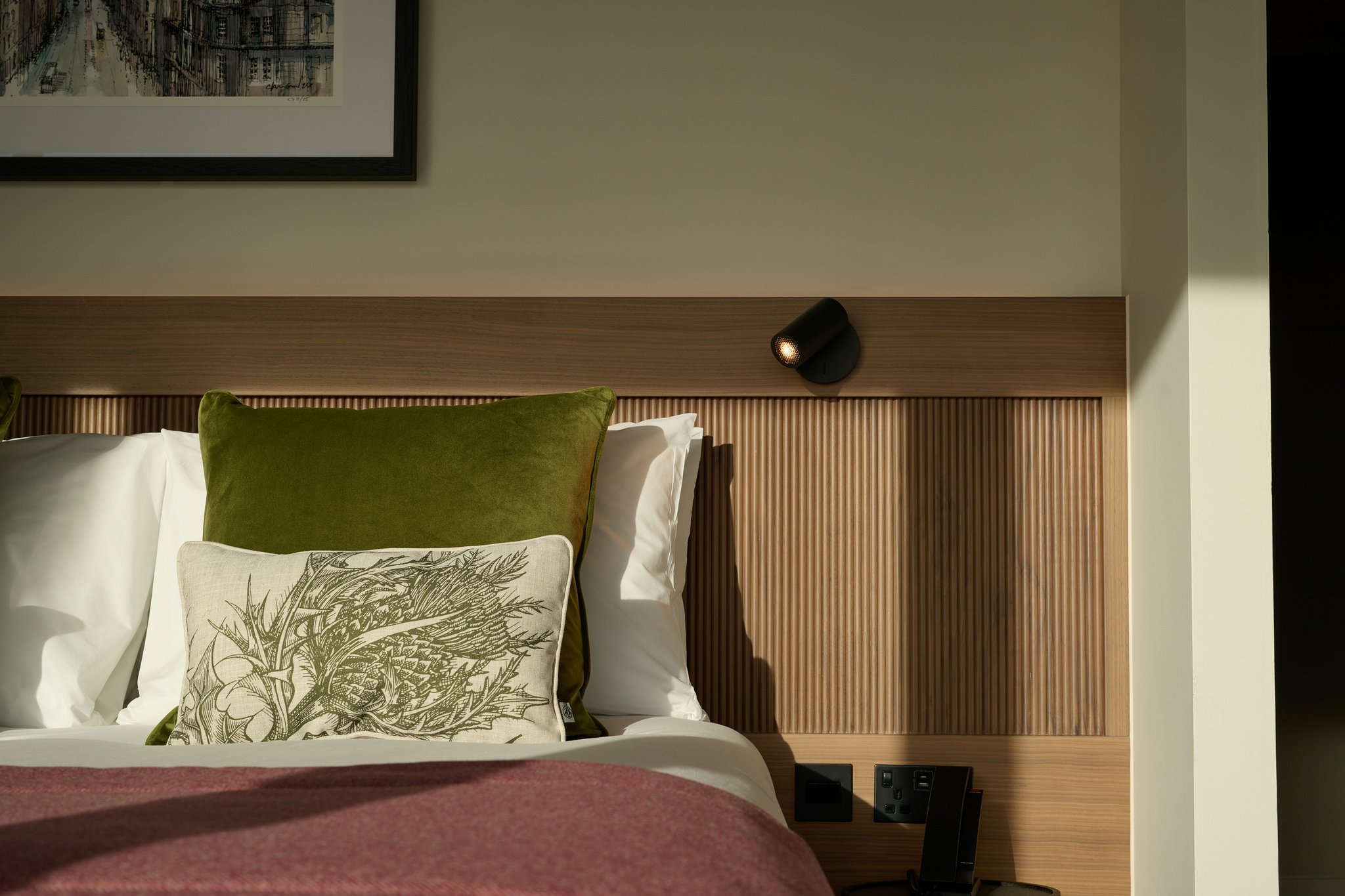 The_Resident_Edinburgh_Bedroom_Bed_Details_1_S