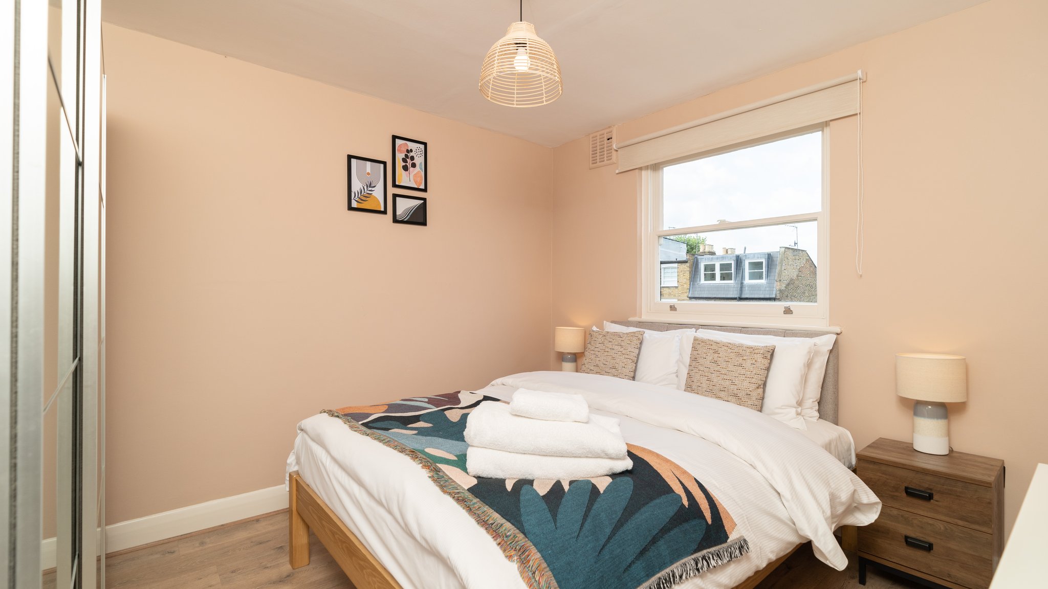 One_Bedroom_Apartment_Garden-08_S
