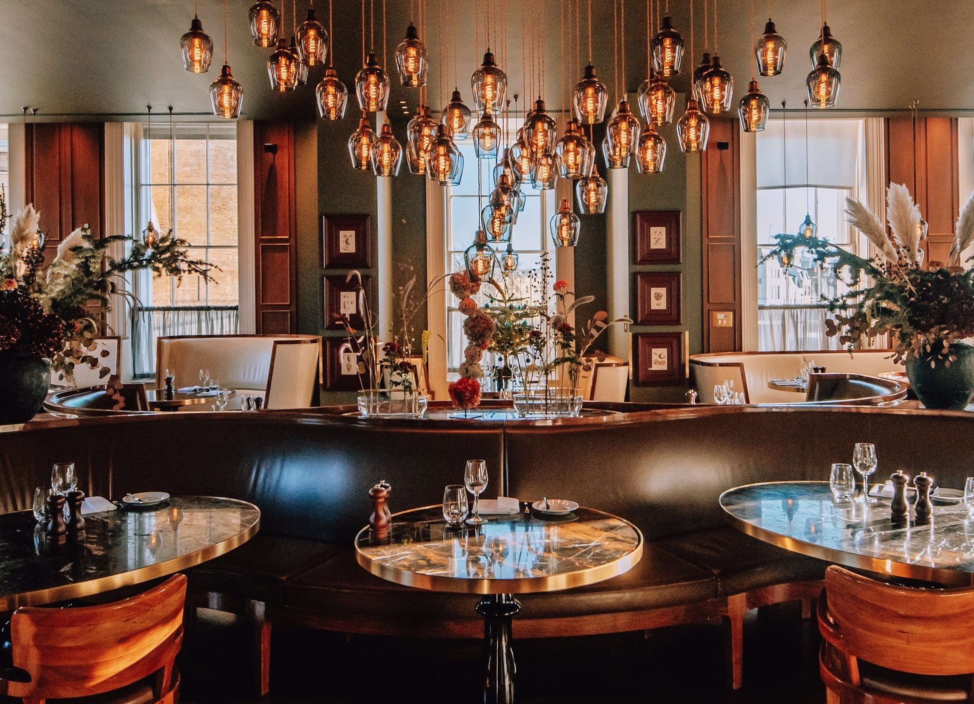 Rails_Restaurant_Full_Interiors_S