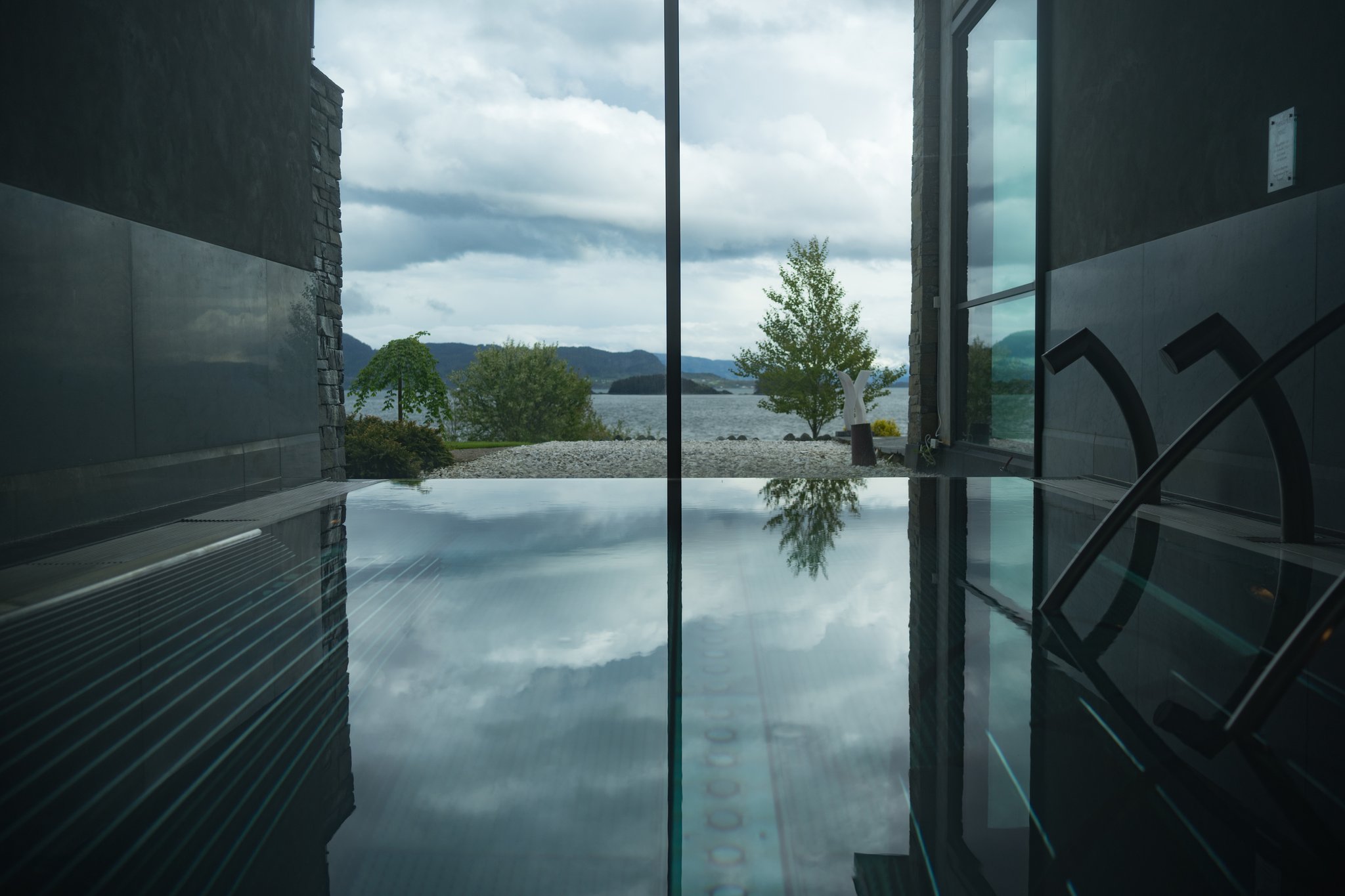 Therapy_pool_S