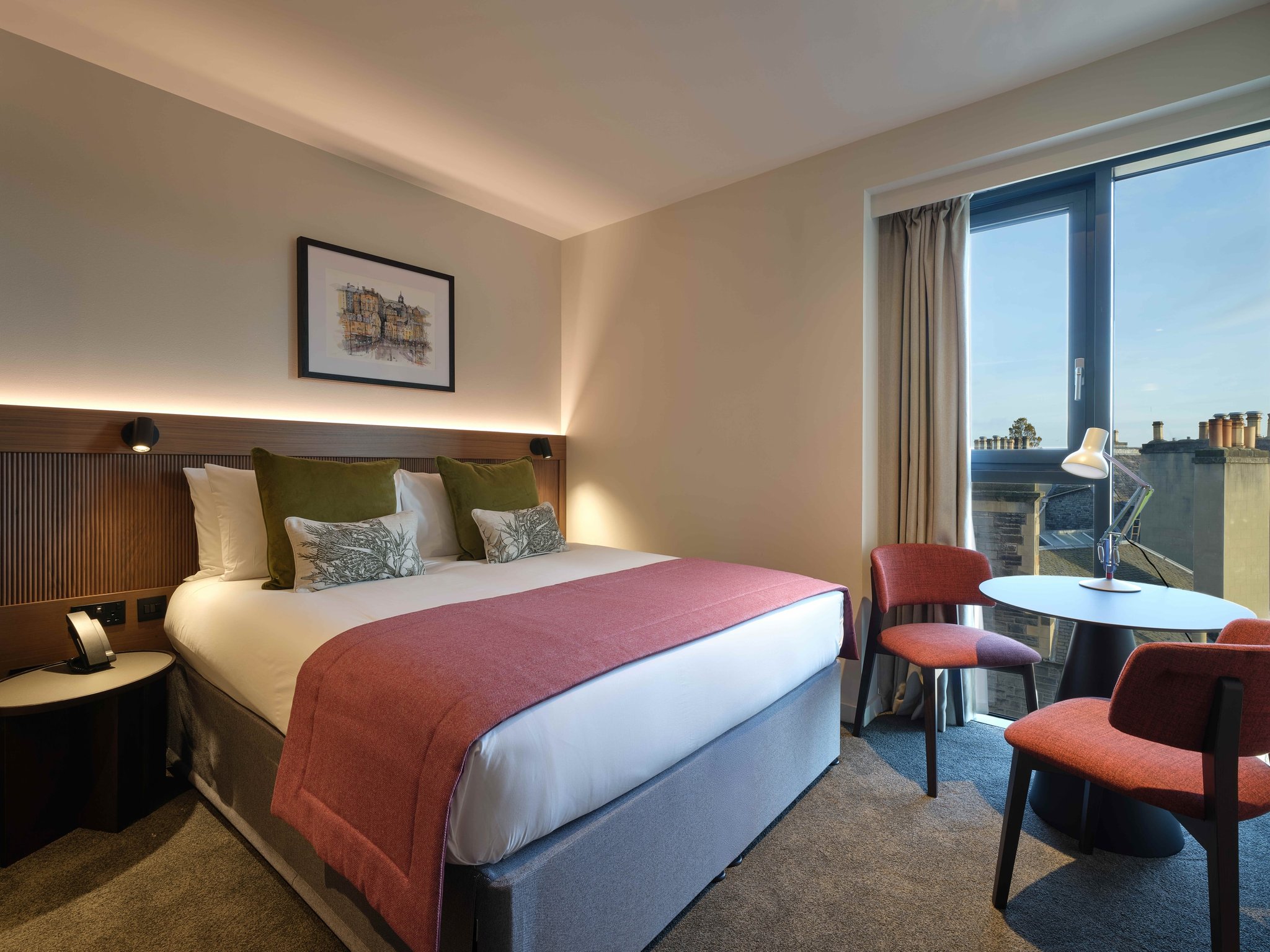 THE-RESIDENT-EDINBURGH-STANDARD-DOUBLE-BED-VIEW_S