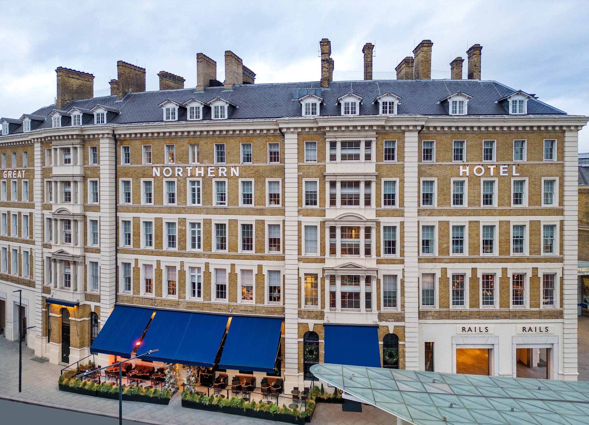 Hotel_Exterior_2_S