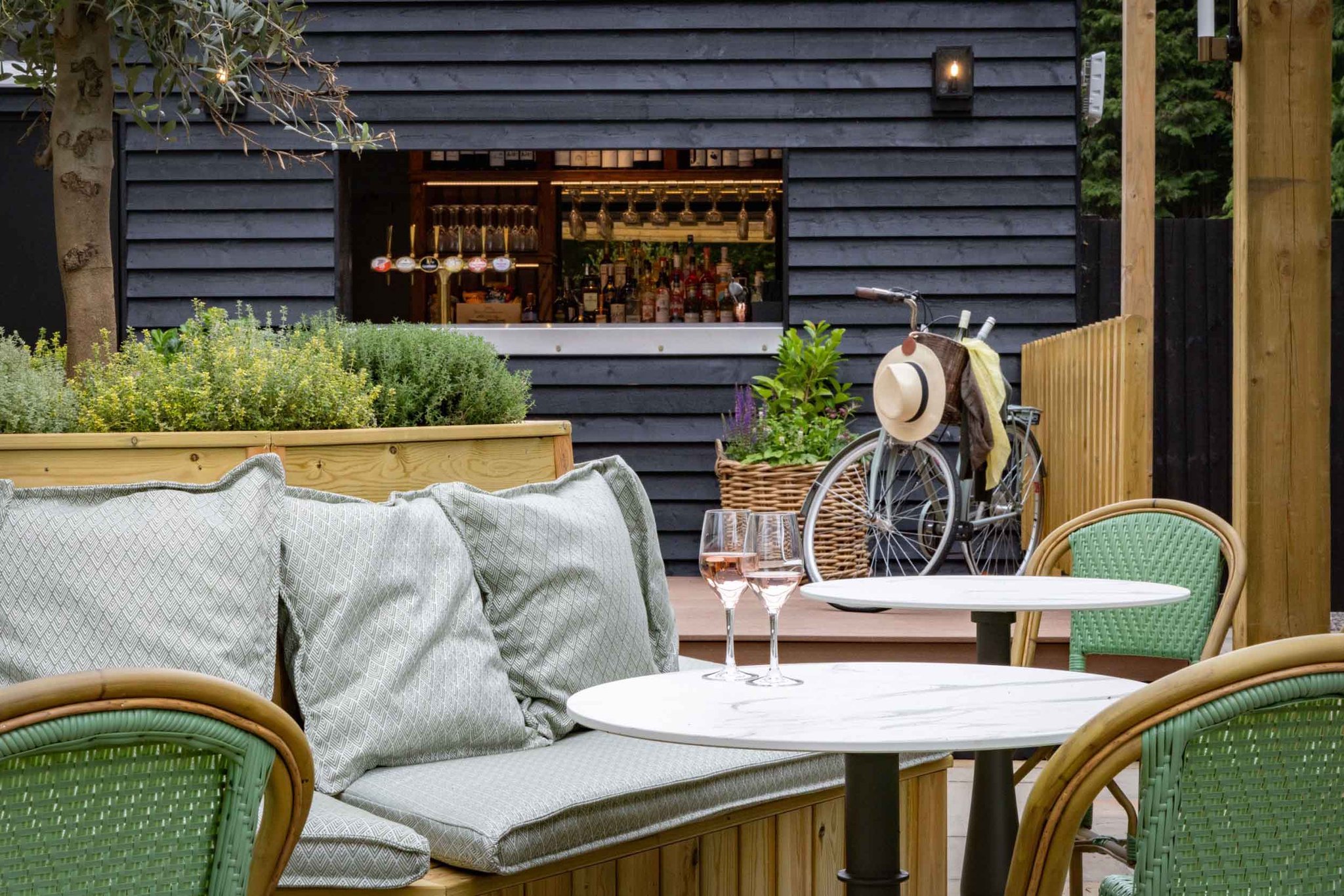 Outdoor_bar_1_S