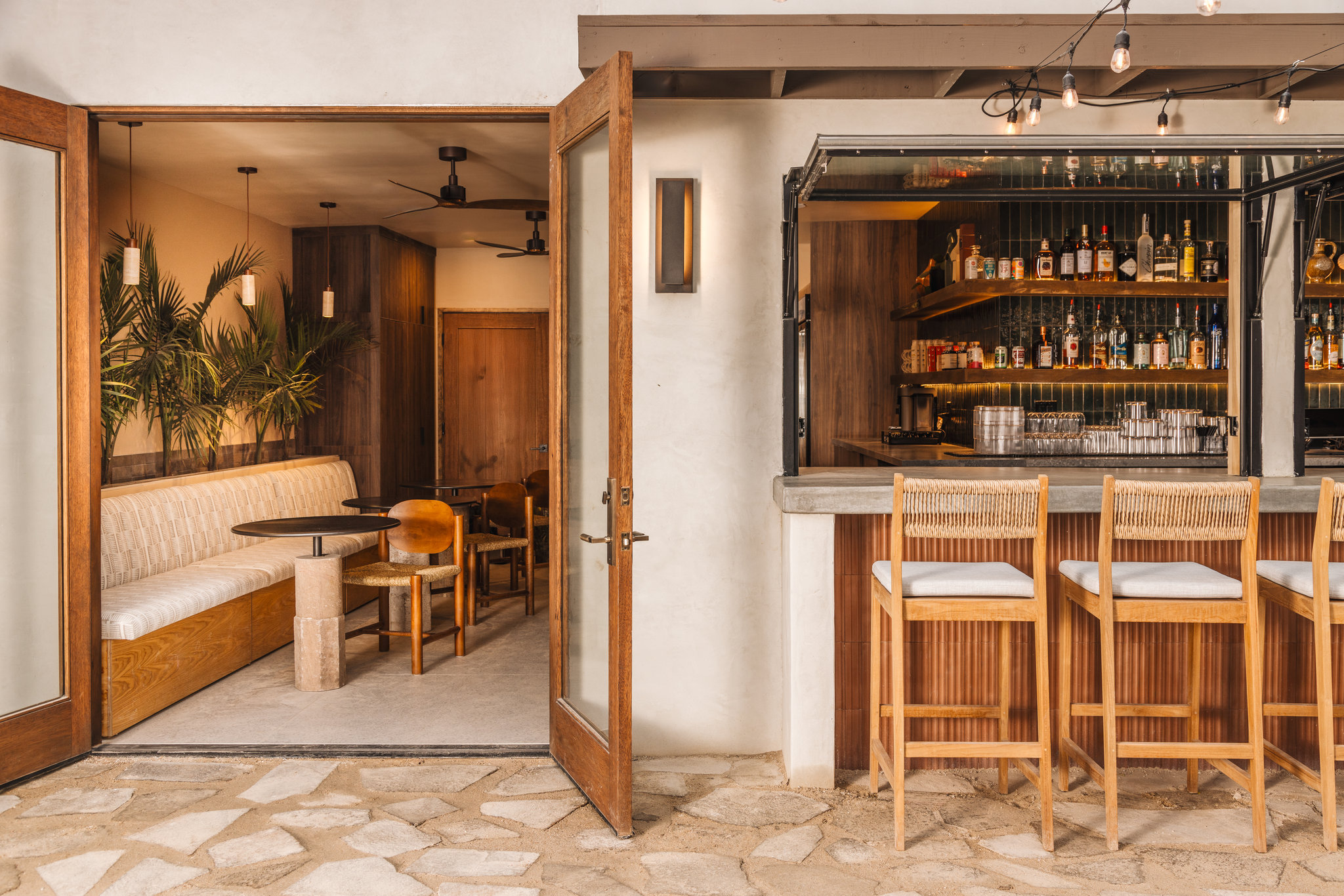 Bar_(4)_S