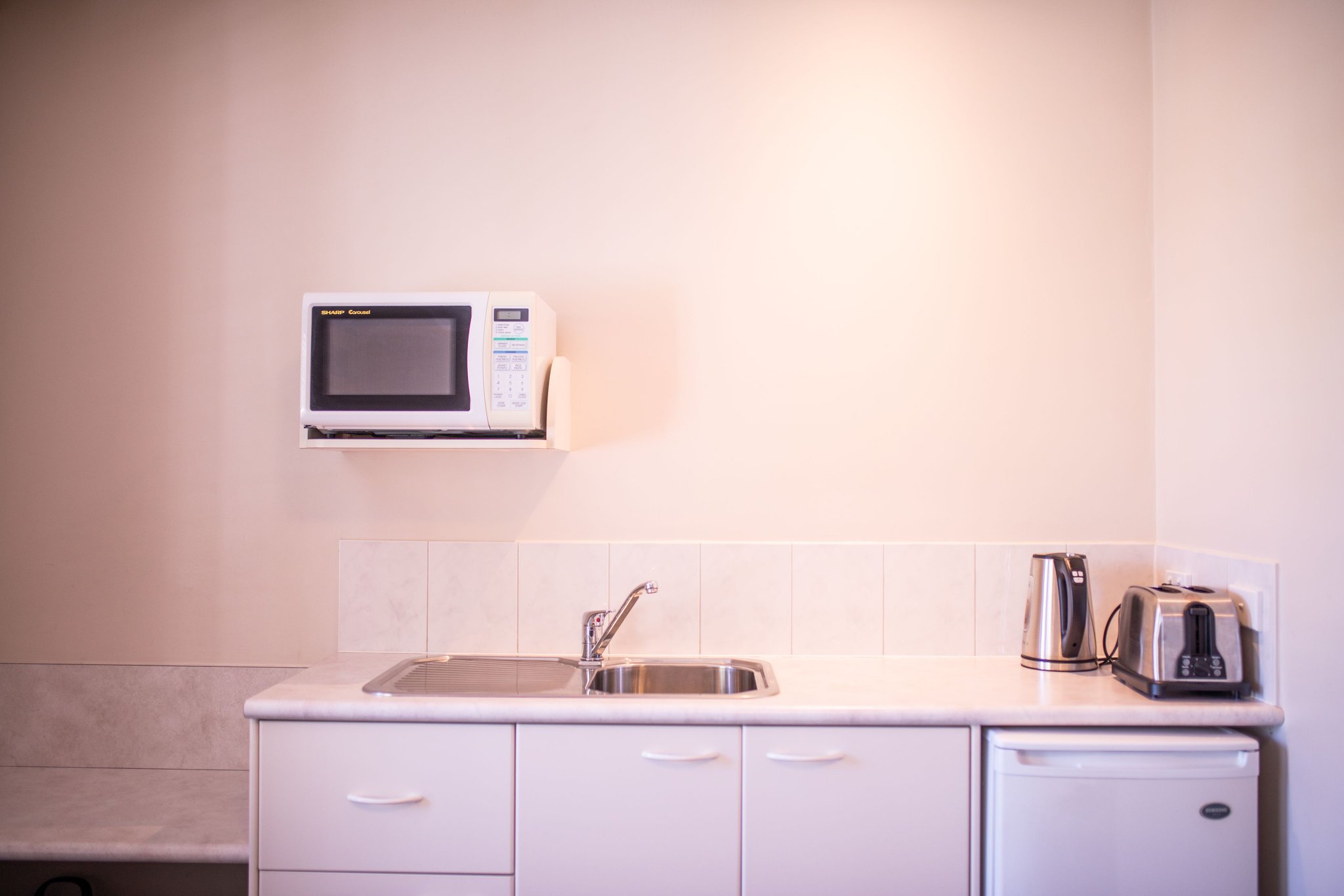 Queen_Spa_Kitchenette_S