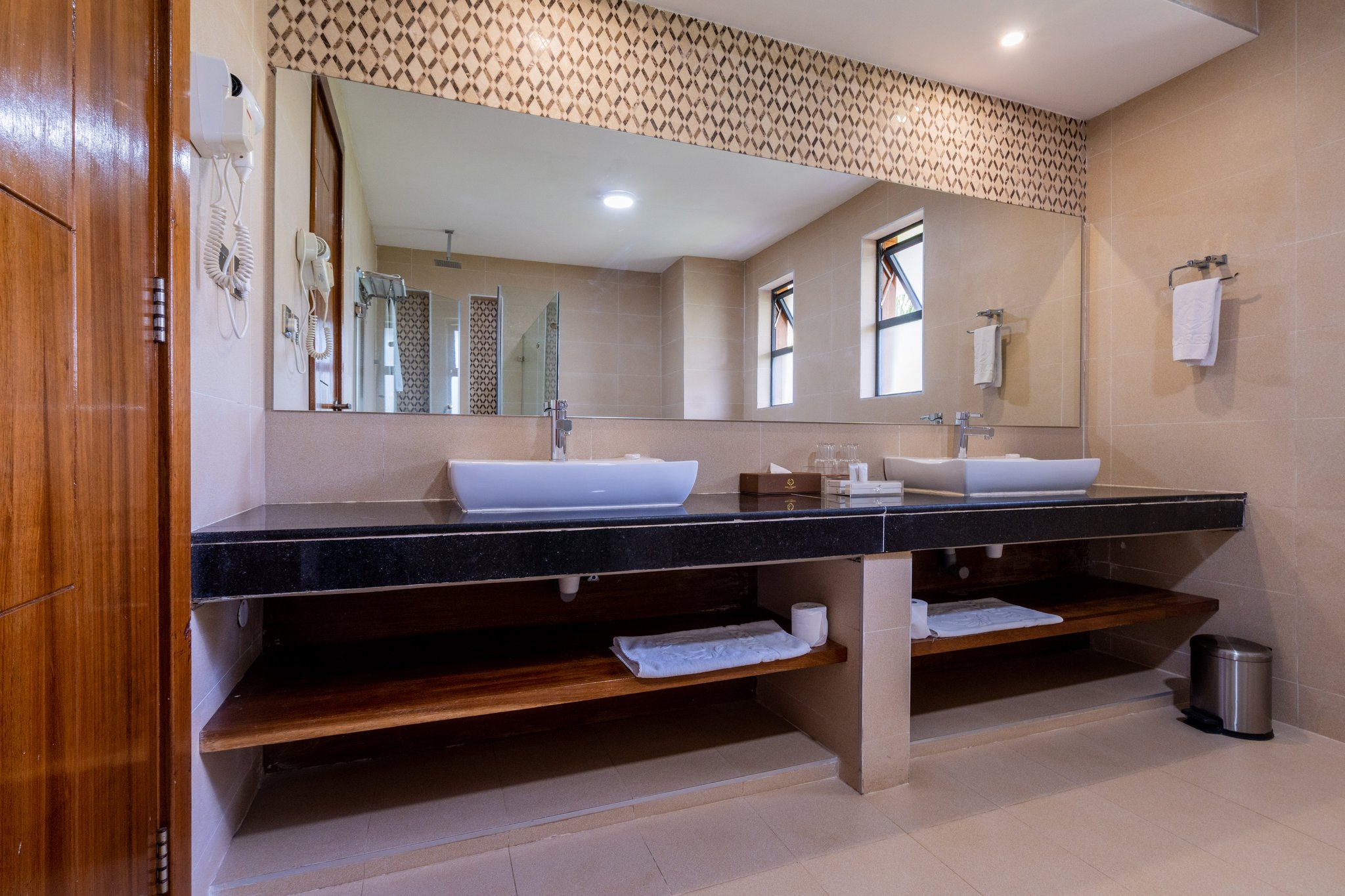 Executive_Suite-29_S