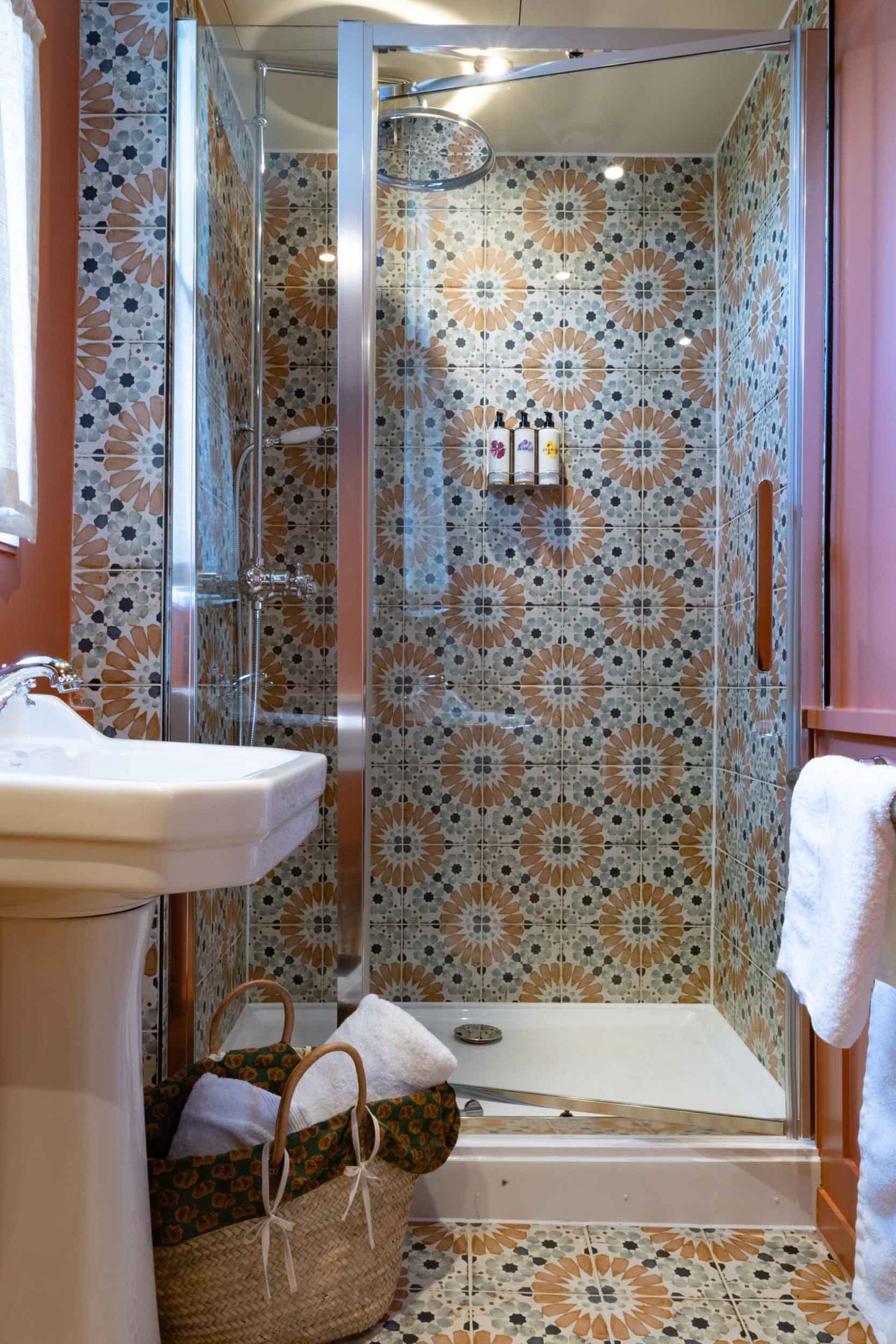 Comfy_Bathroom_S