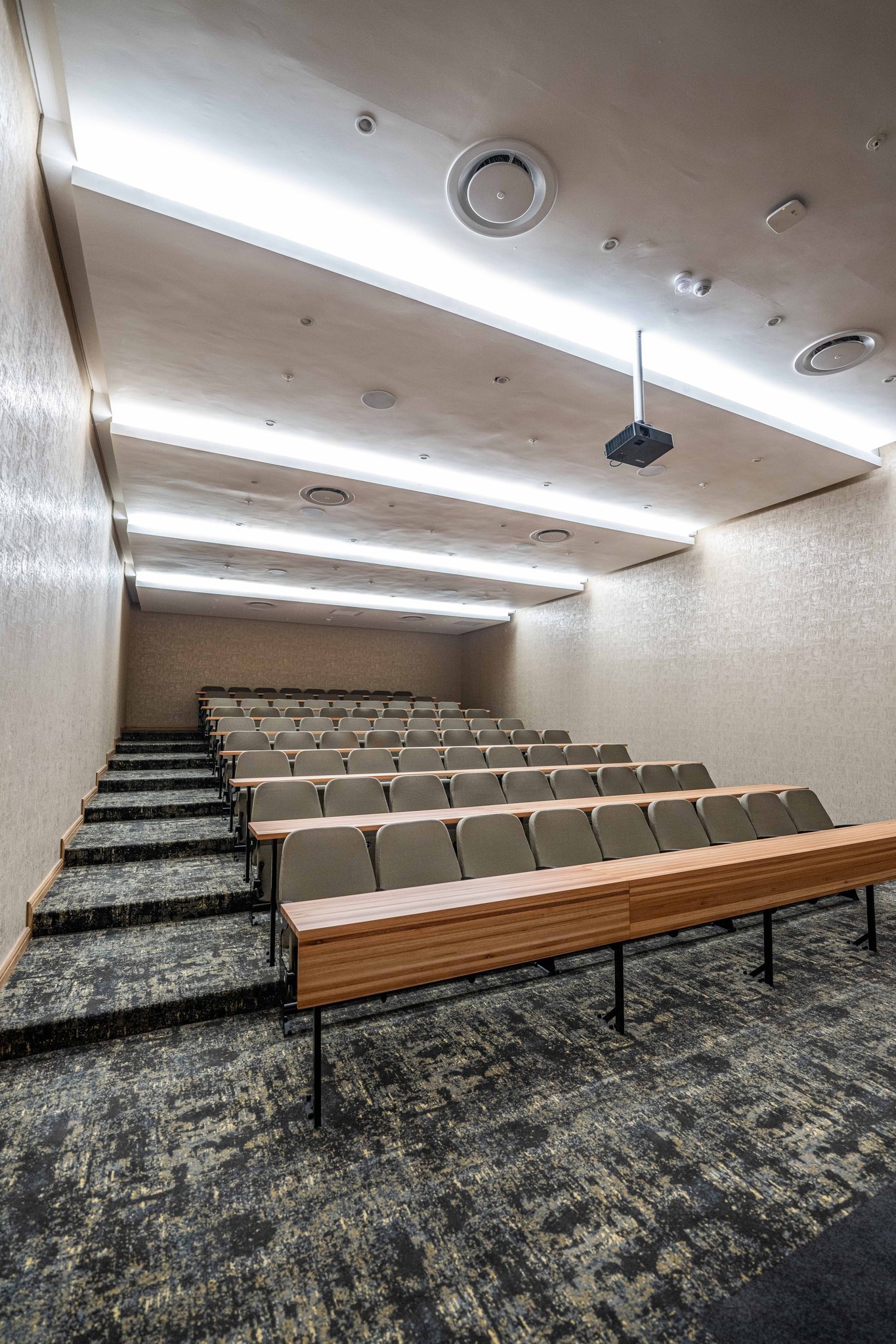 Auditorium-00_S