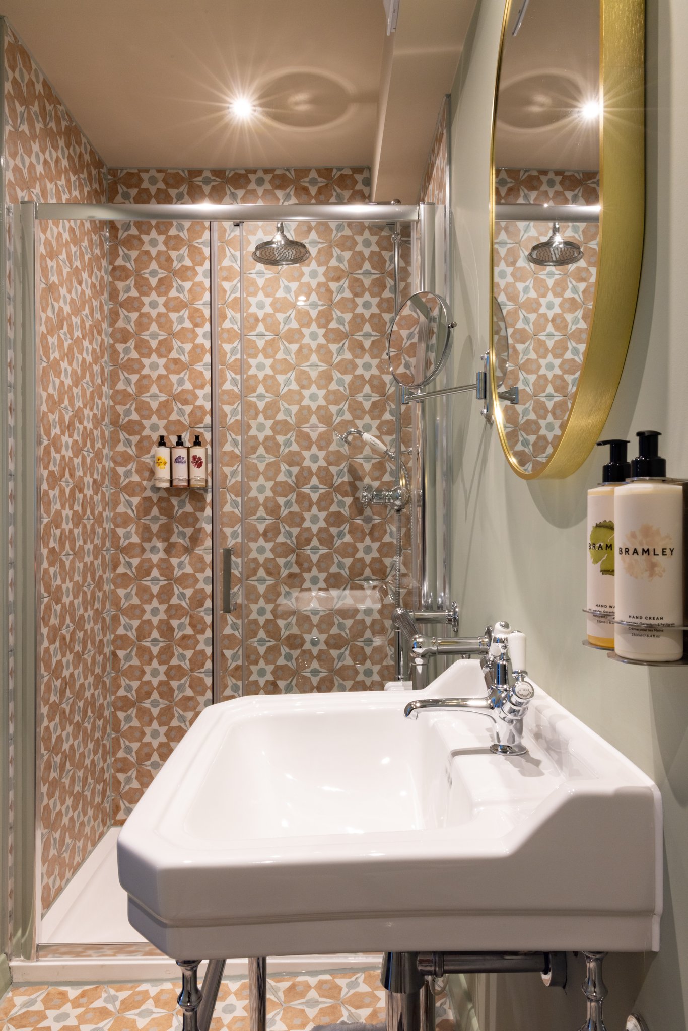 Snug_Room-Bathroom-10_S