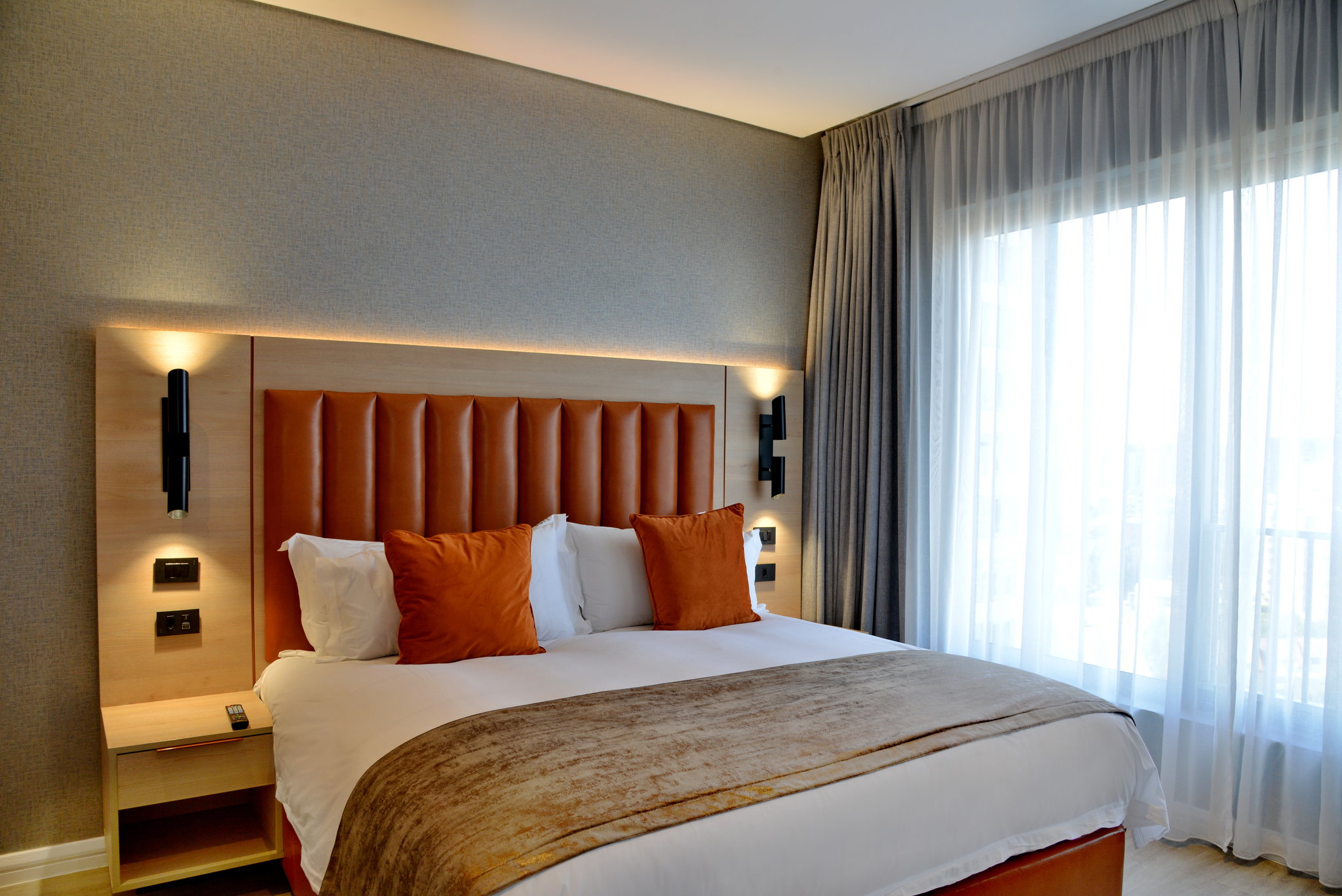 Junior_Suite_Room_1727_(3)_S