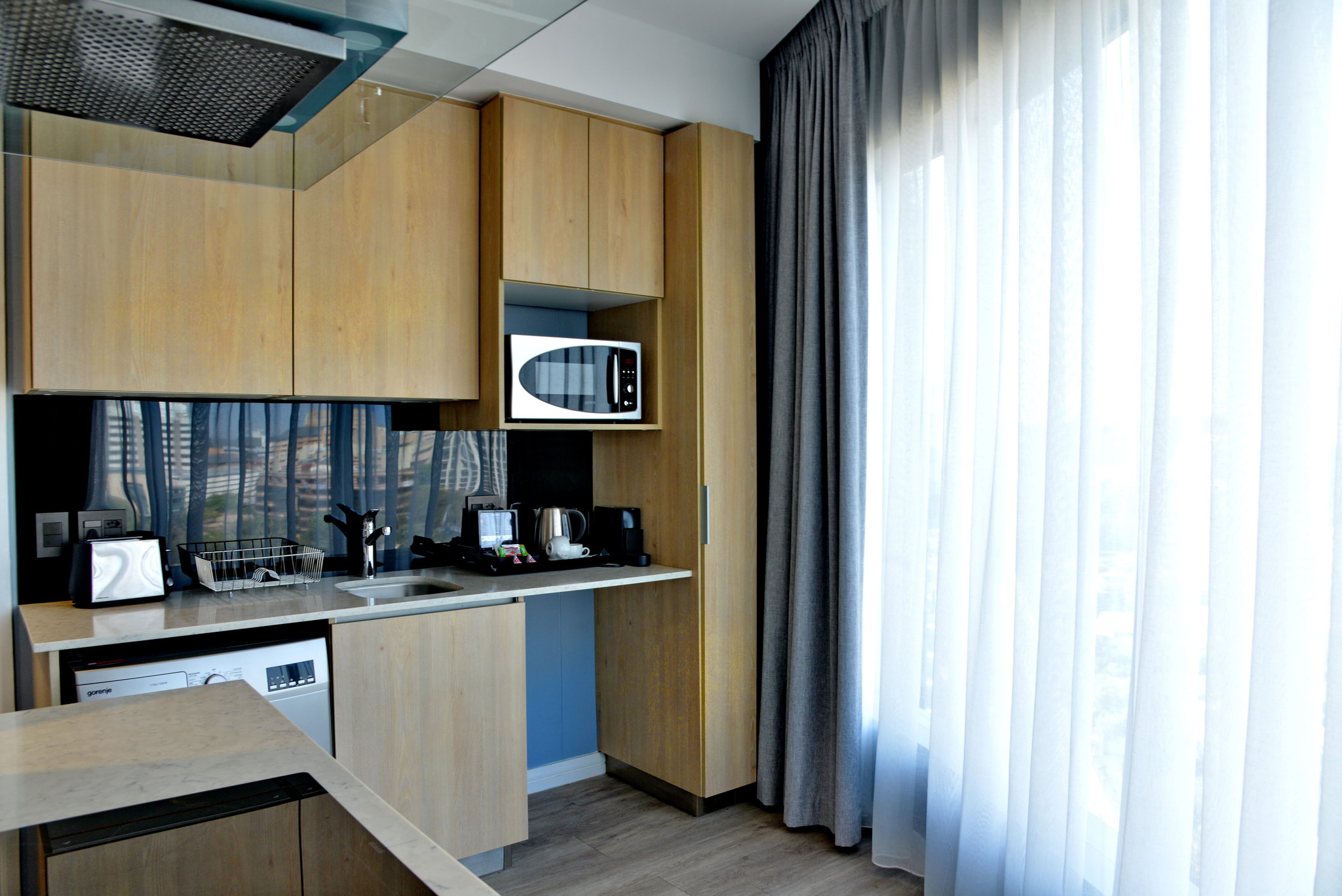 Junior_Suite_Room_1727_(5)_S