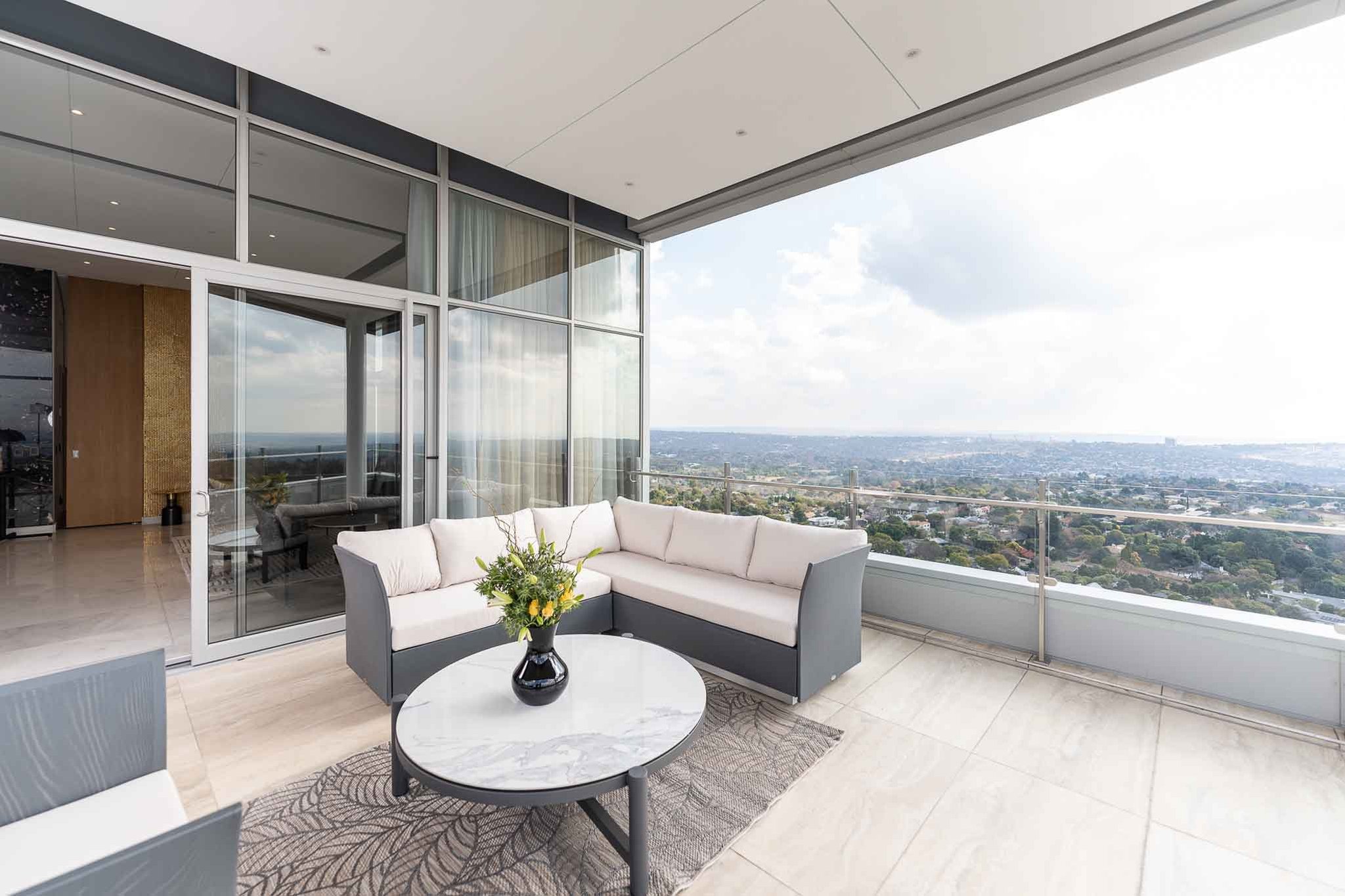 West_Penthouse_Room-02_S