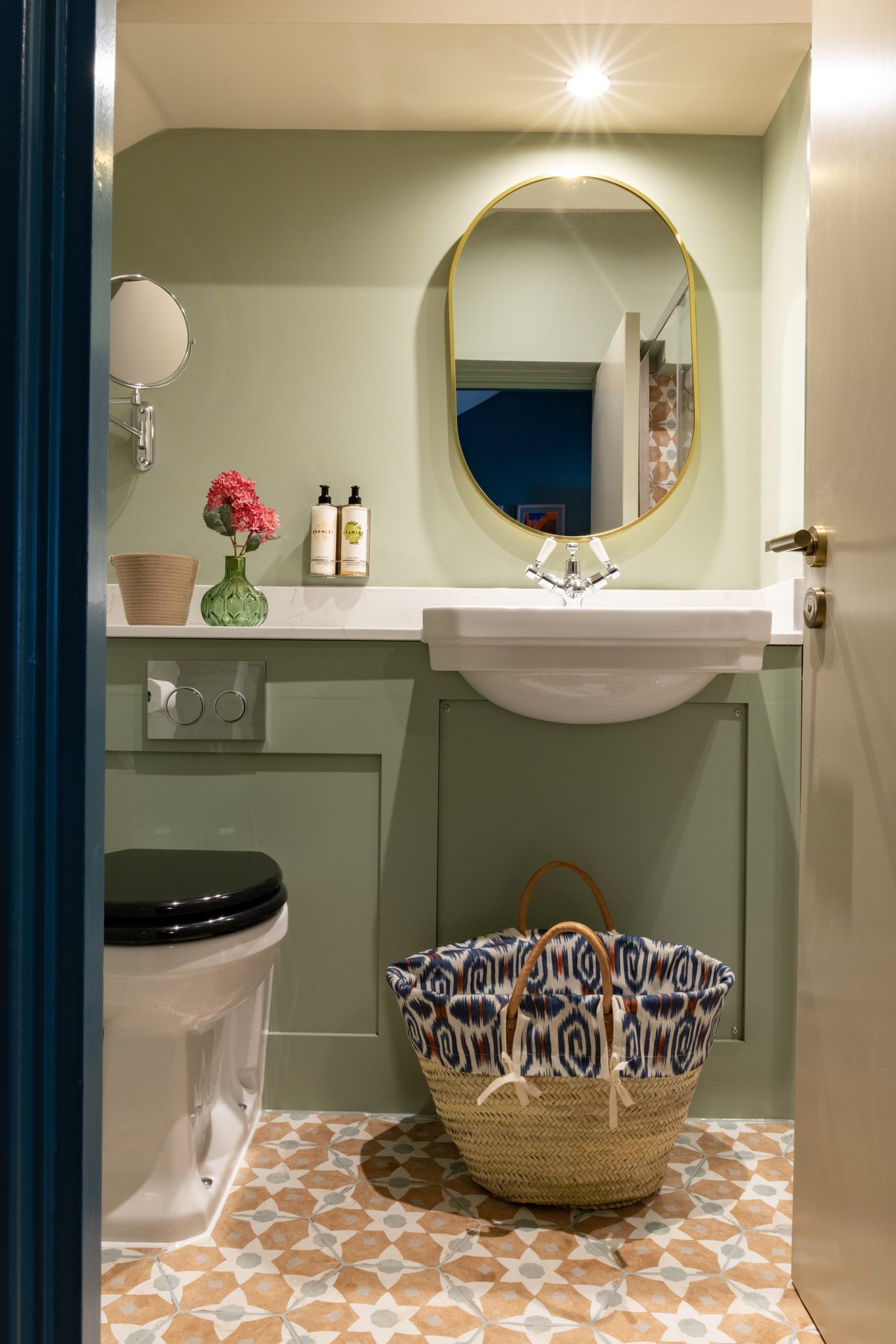 Snug_Room-Bathroom-14_S