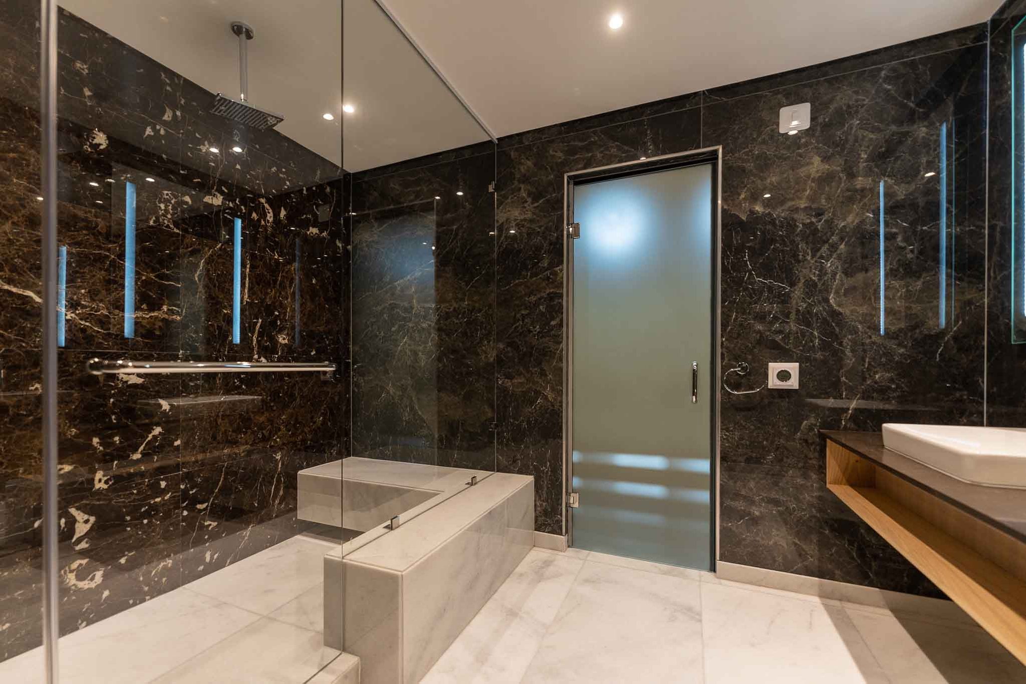 West_Penthouse_Room-13_S