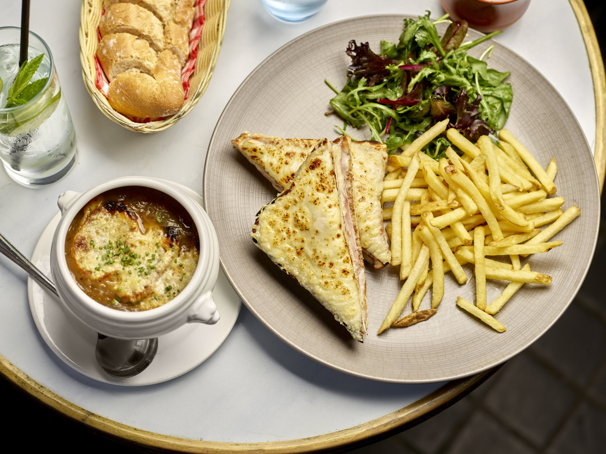 Le_Blaireau_Food_S