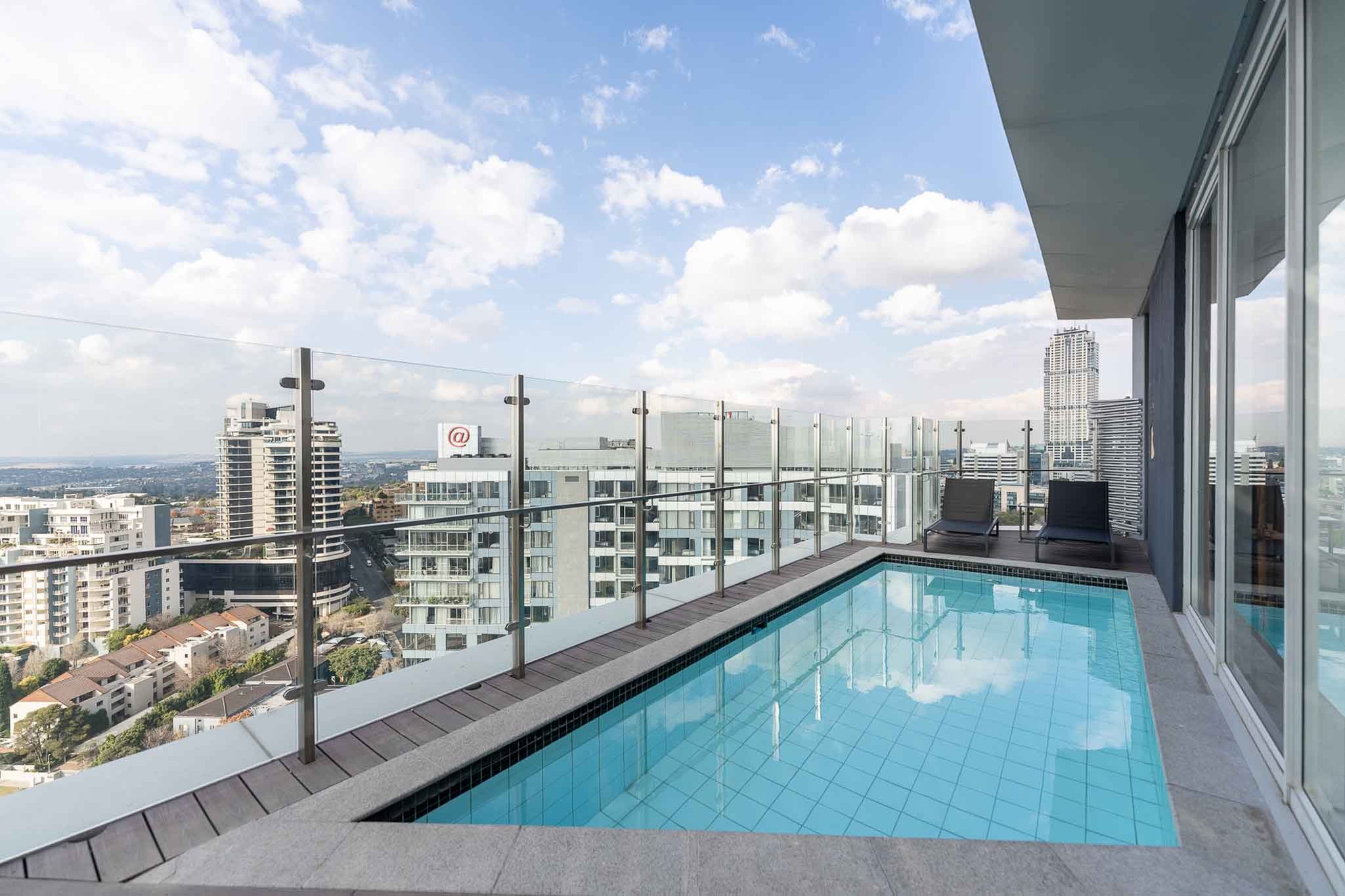 West_Penthouse_Room-11_S