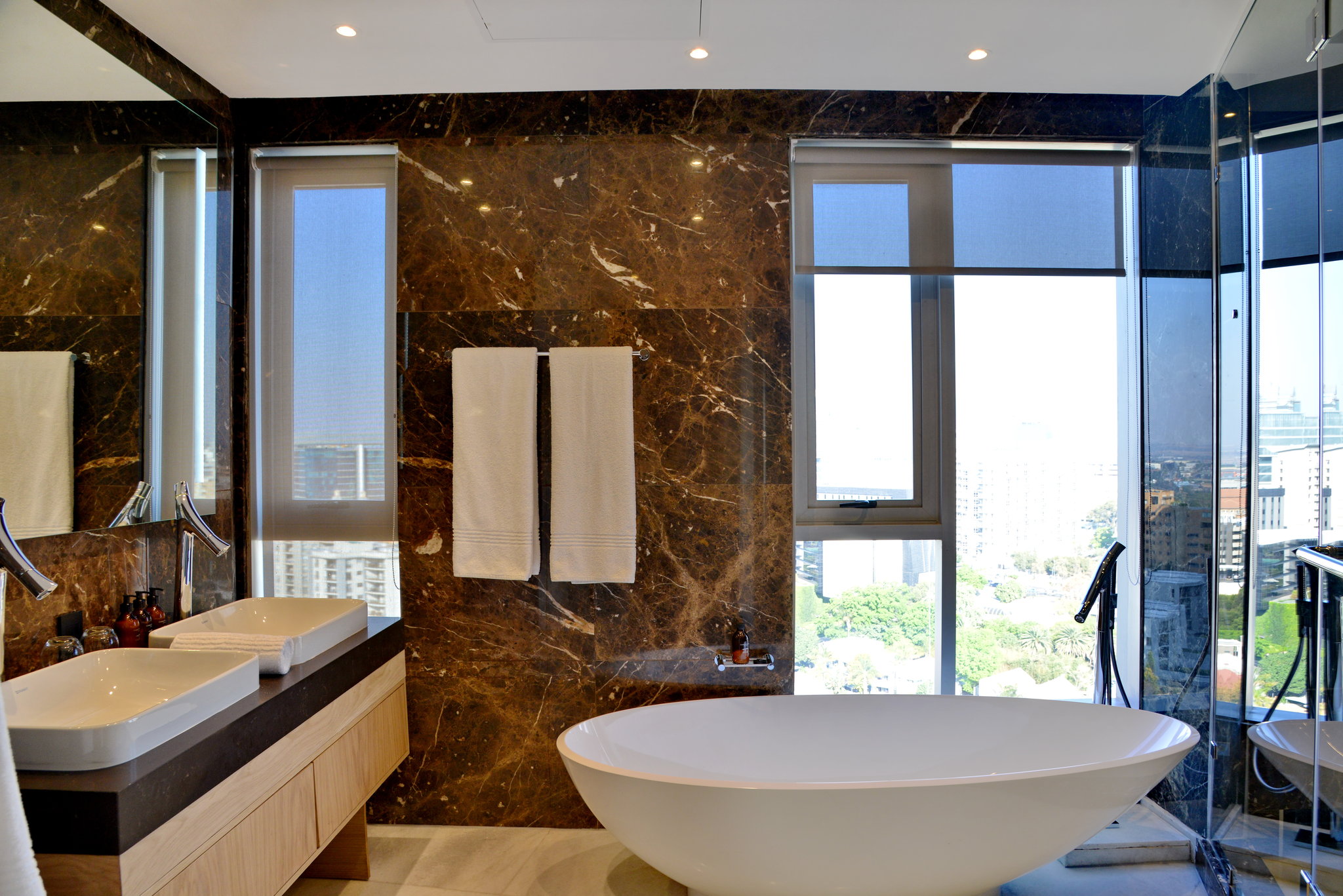Room_Penthouse_East_(13)_S