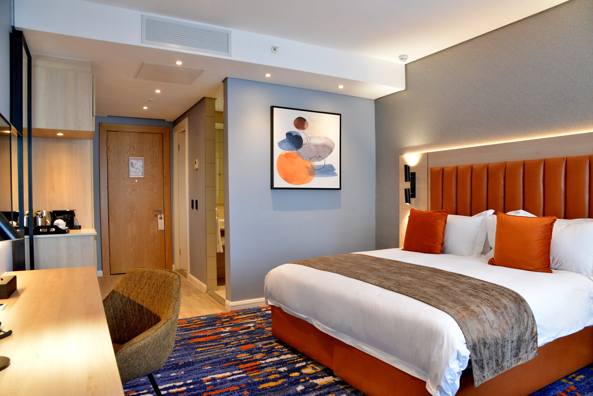 Standard_King_Room-05_S