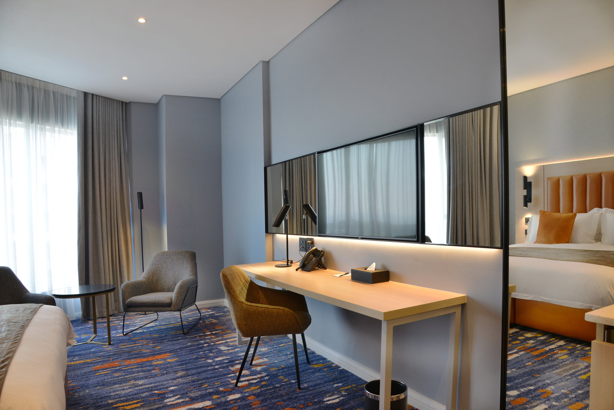 Standard_King_Room-02_S