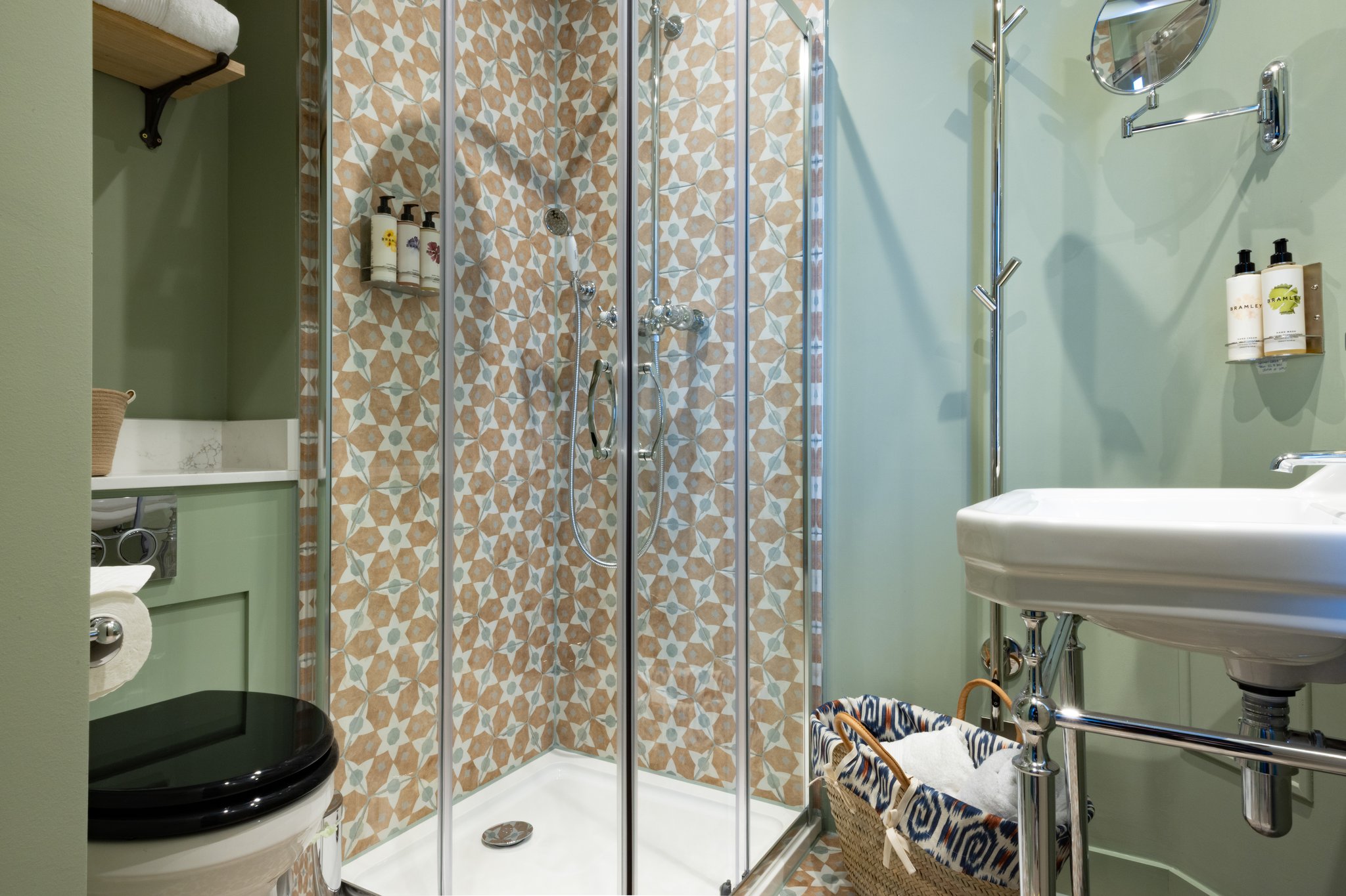 Comfy_Room-Bathroom-12_S