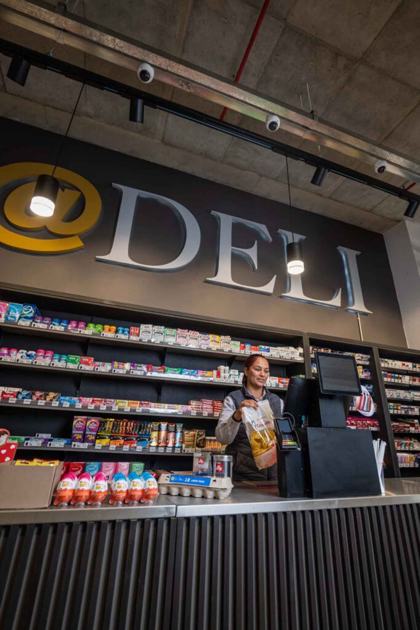 Deli-01_S