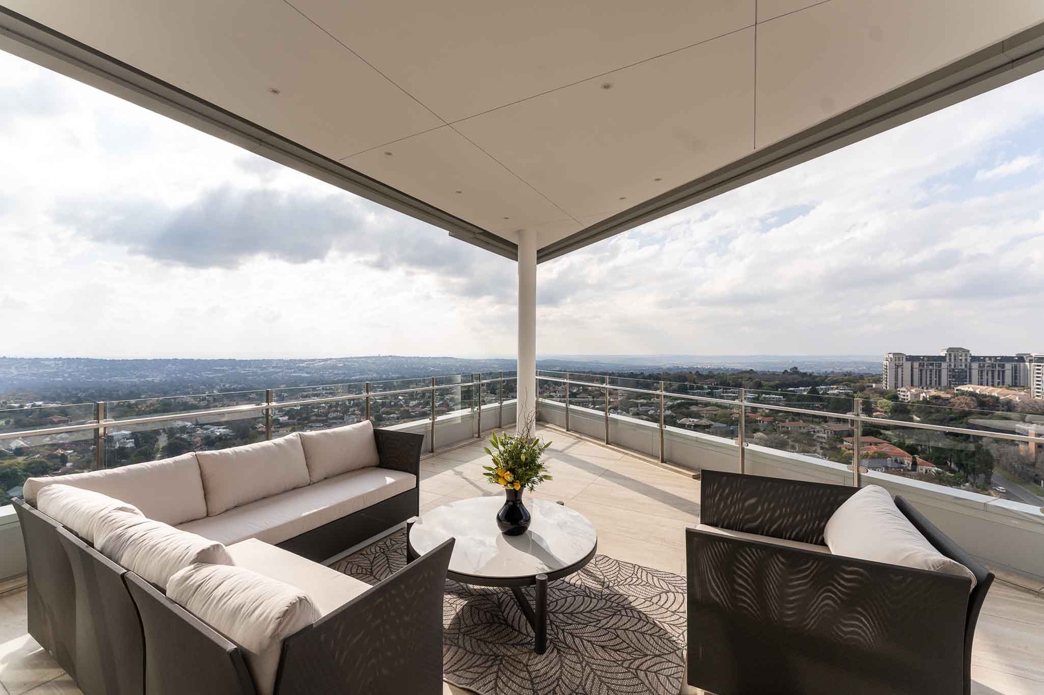 West_Penthouse_Room-00_S