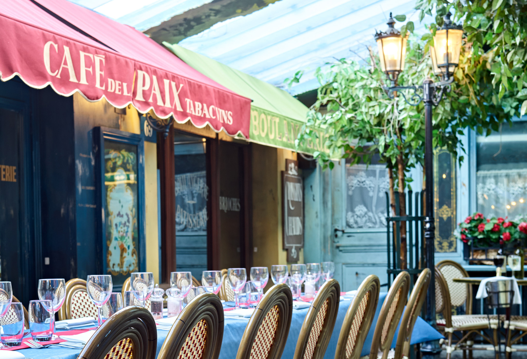 Le_Blaireau_Bistro_Interior_S