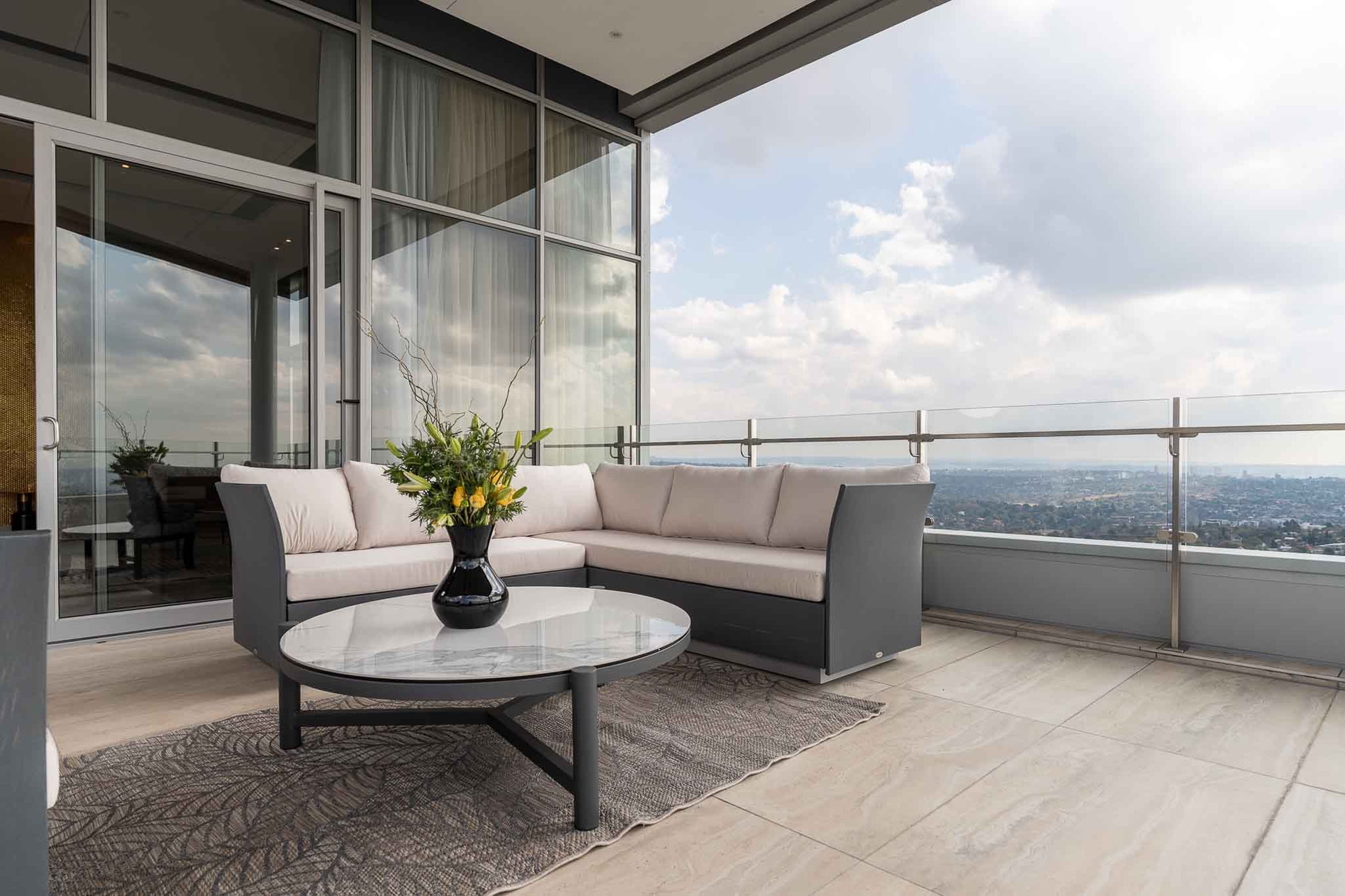 West_Penthouse_Room-03_S