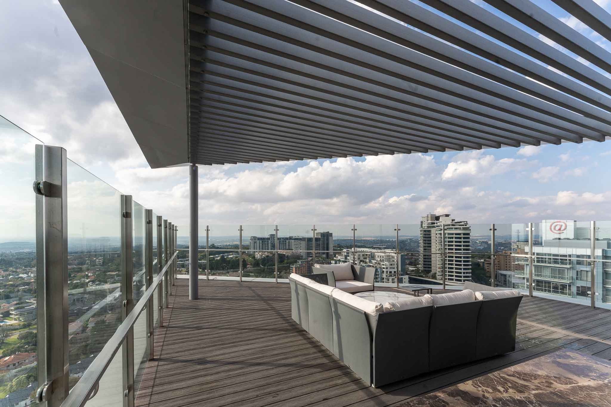 West_Penthouse_Room-16_S