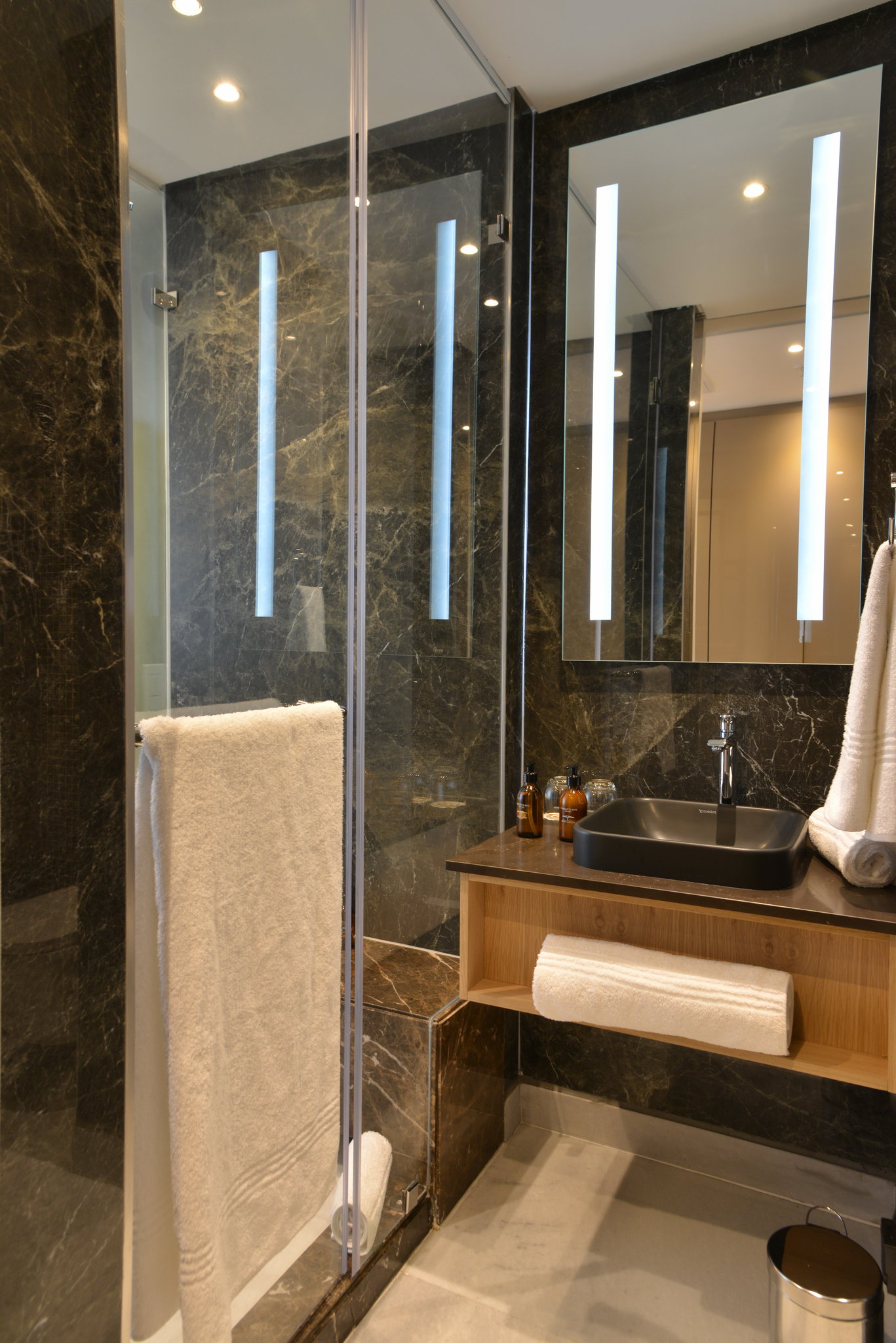 Room_Penthouse_East_(7)_S
