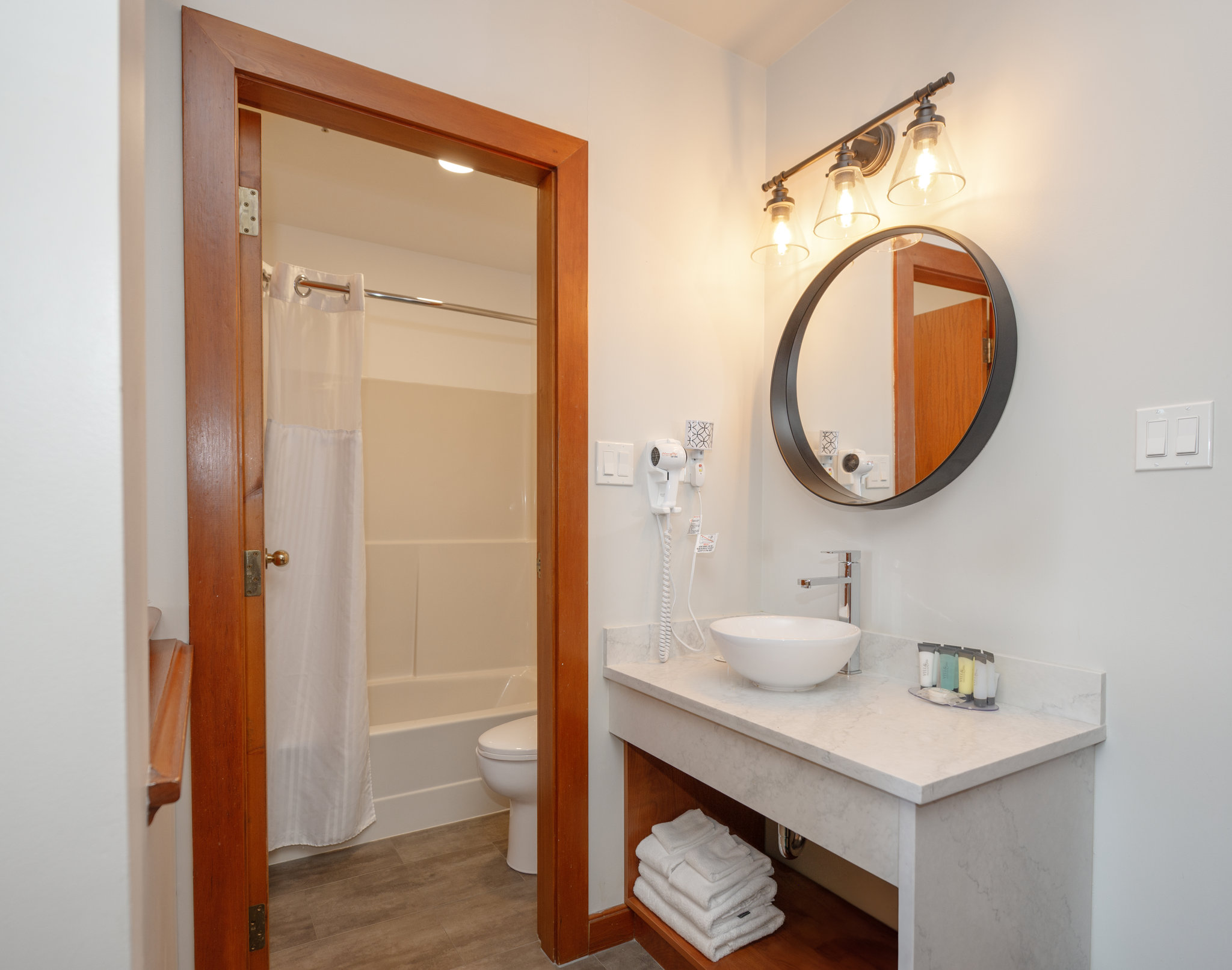 Ocean_View_Studio_Queen_Suite-04_S