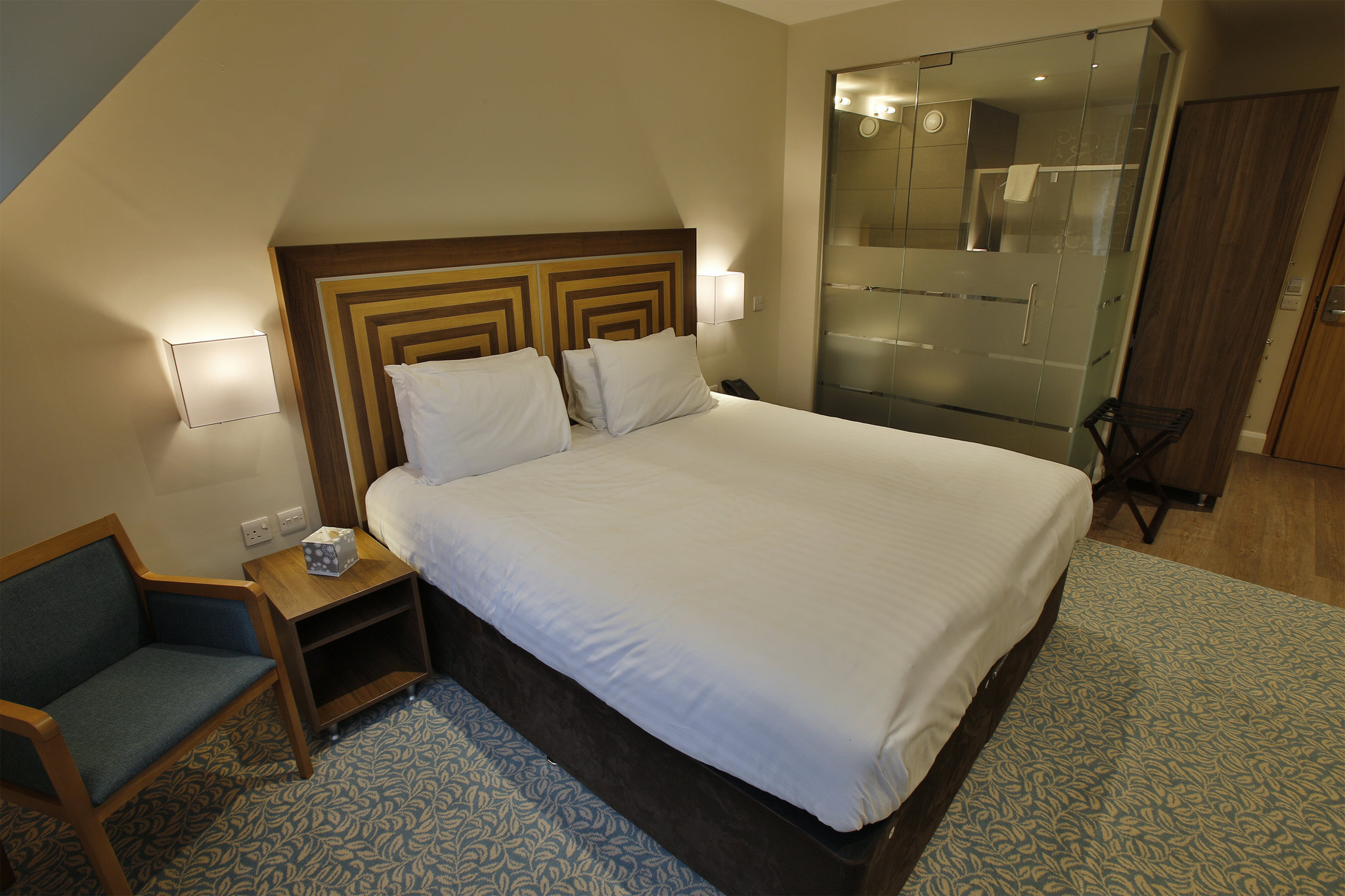 Superior_Bedroom_(2)_S