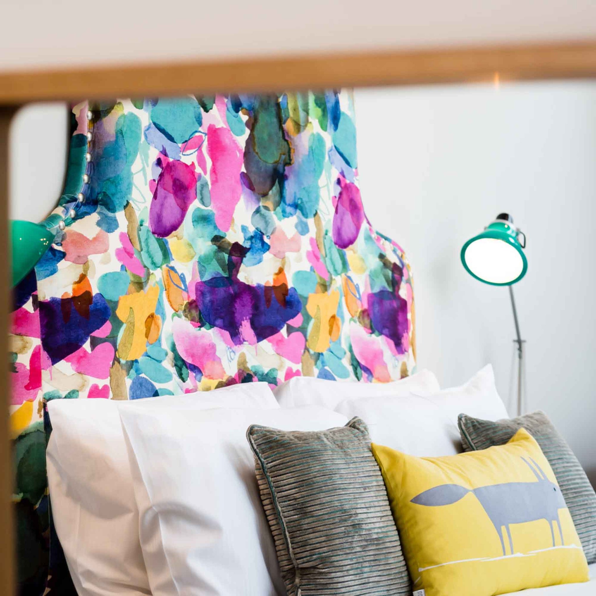 Standard_King_Room-03_S