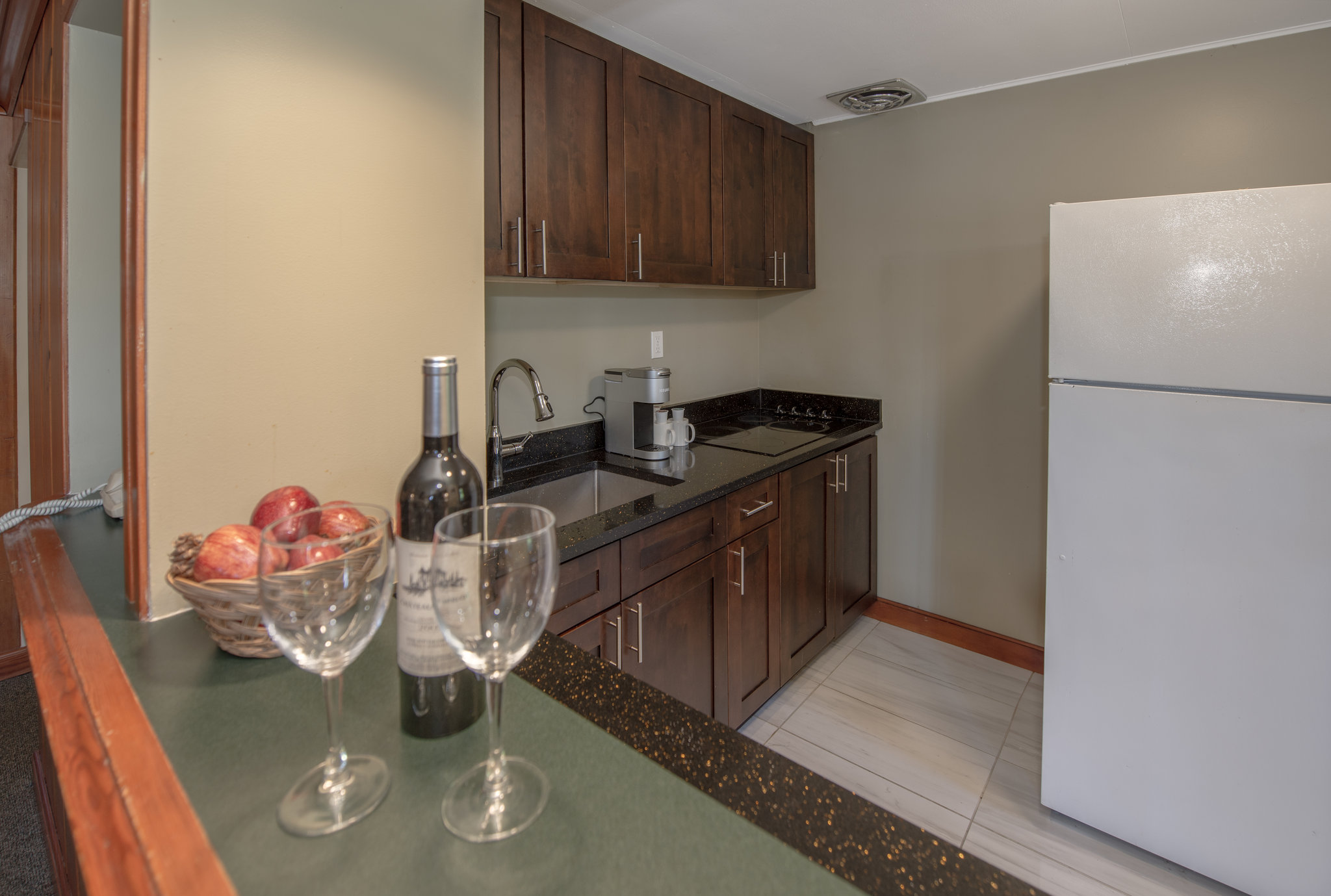 Garden_View_Three-Bedroom_Cabin-03_S