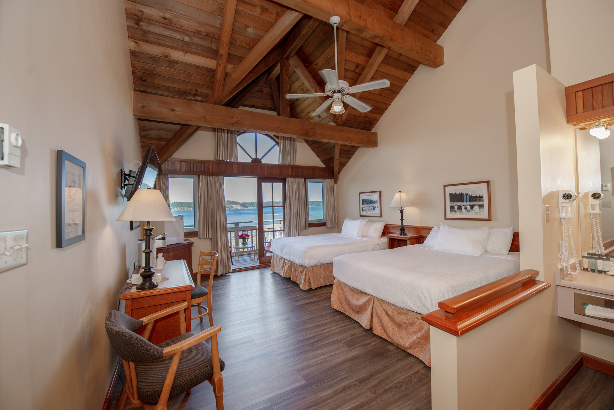 Ocean_View_Two__Queen_Suite-00_S