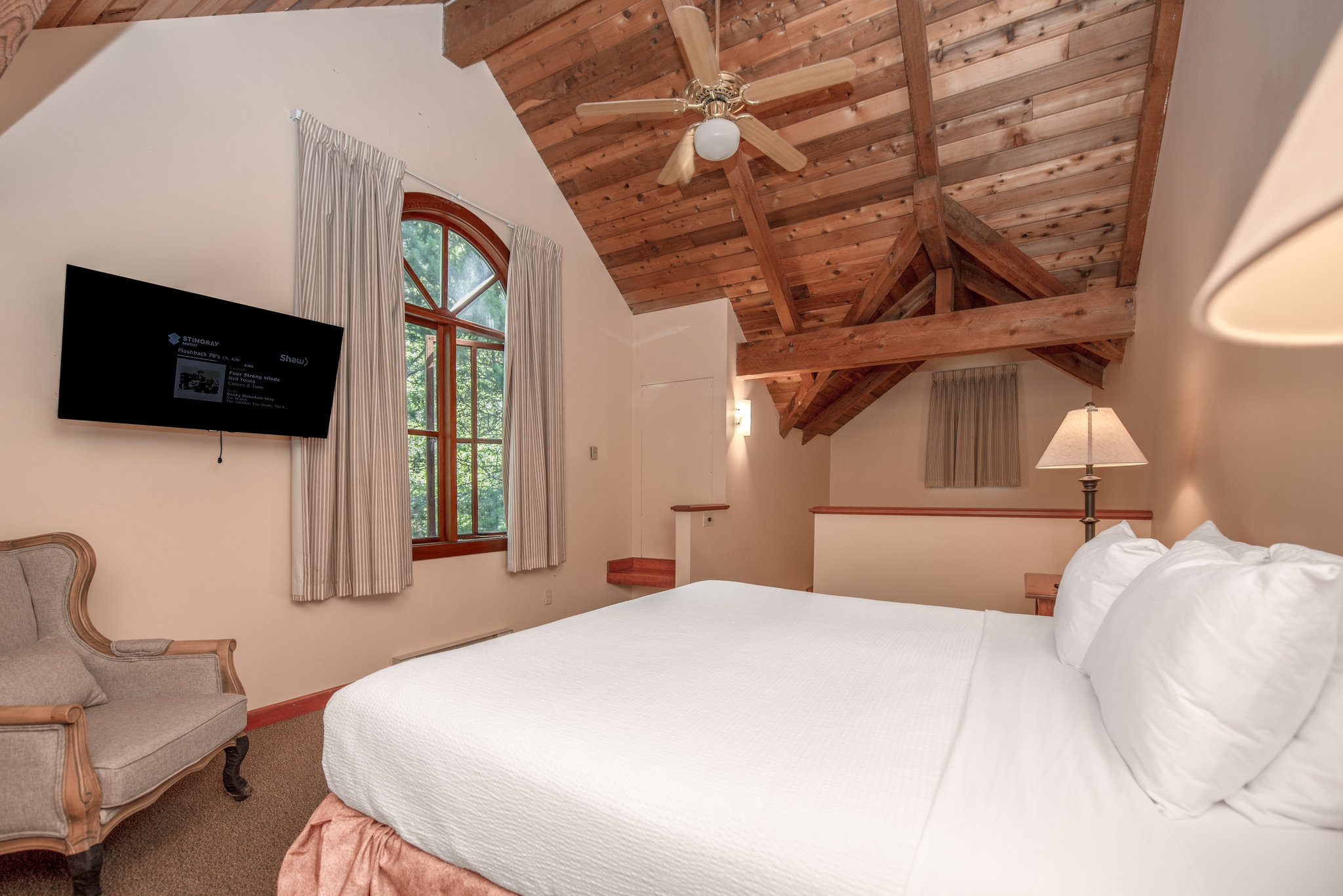 Garden_View_Executive_Loft-06_S