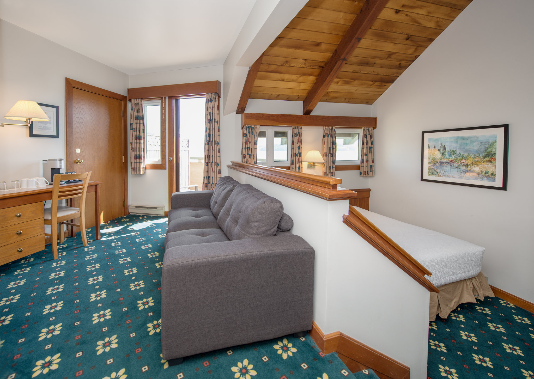 Ocean_View_Studio_Queen_Suite-02_S