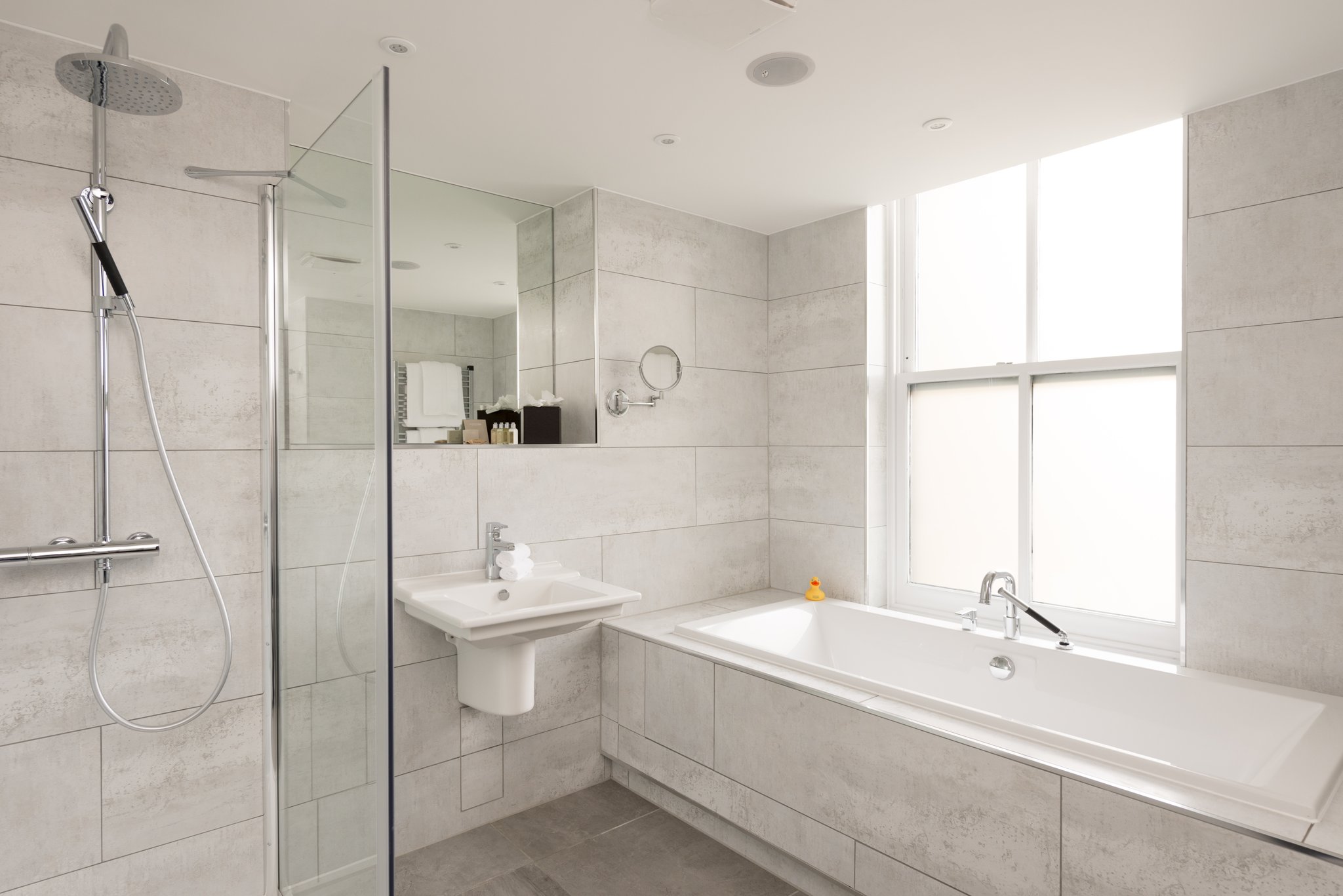 Harrogate_Superior_Bathroom_S