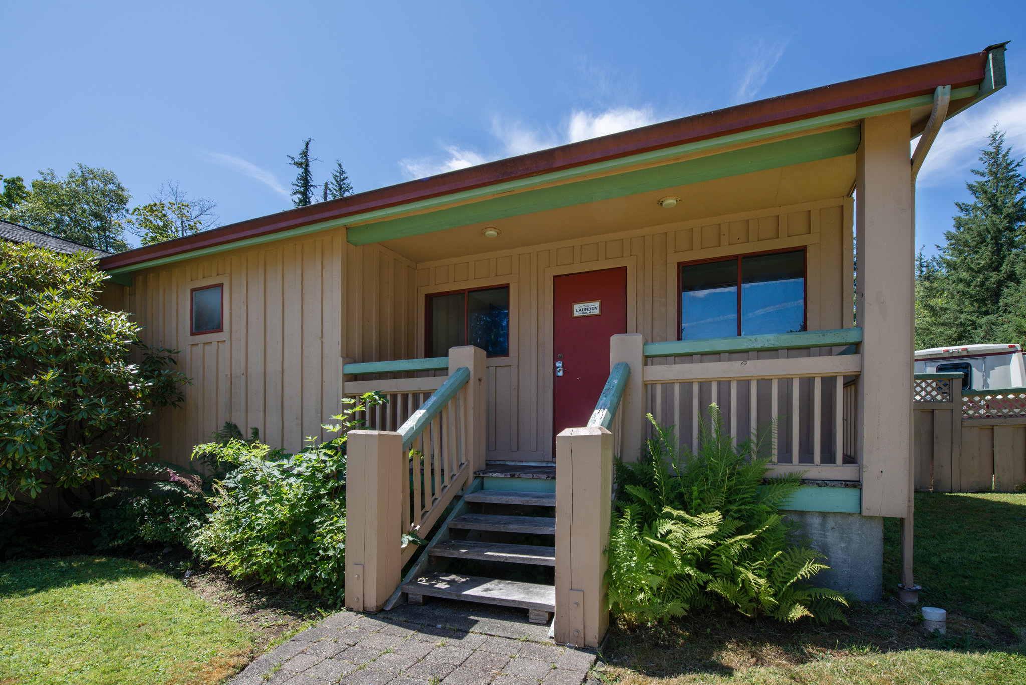 Exterior_laundry_S