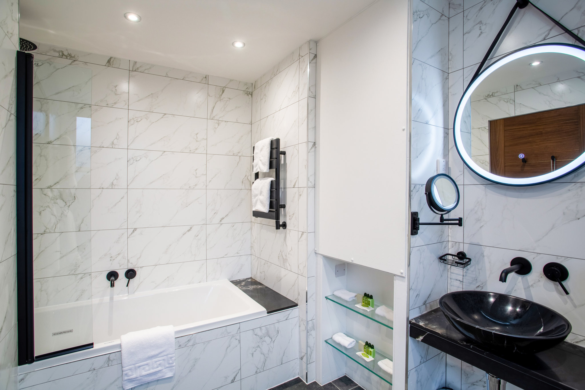 Apartment-Bathroom_S