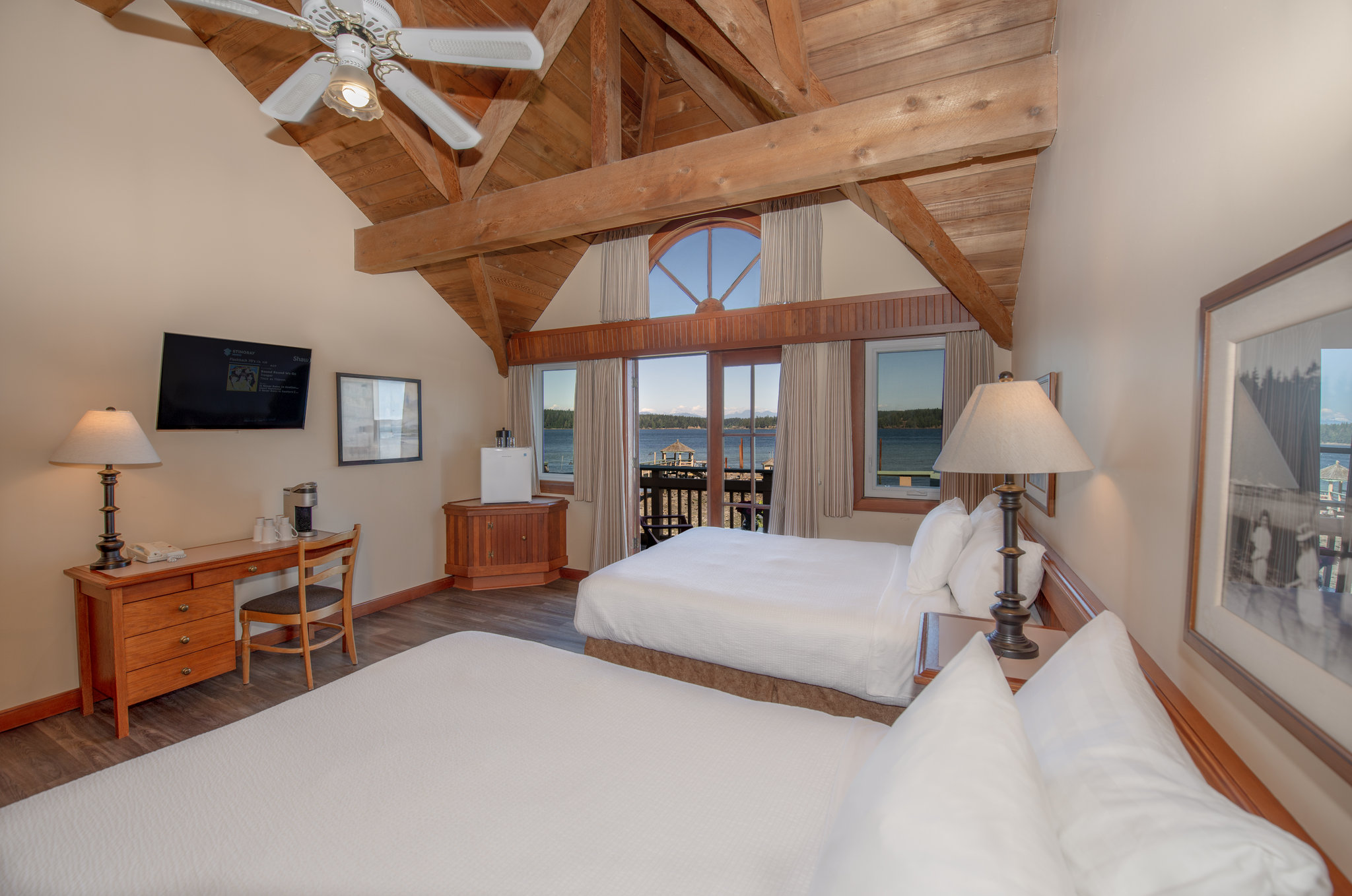 Ocean_View_Two__Queen_Suite-03_S