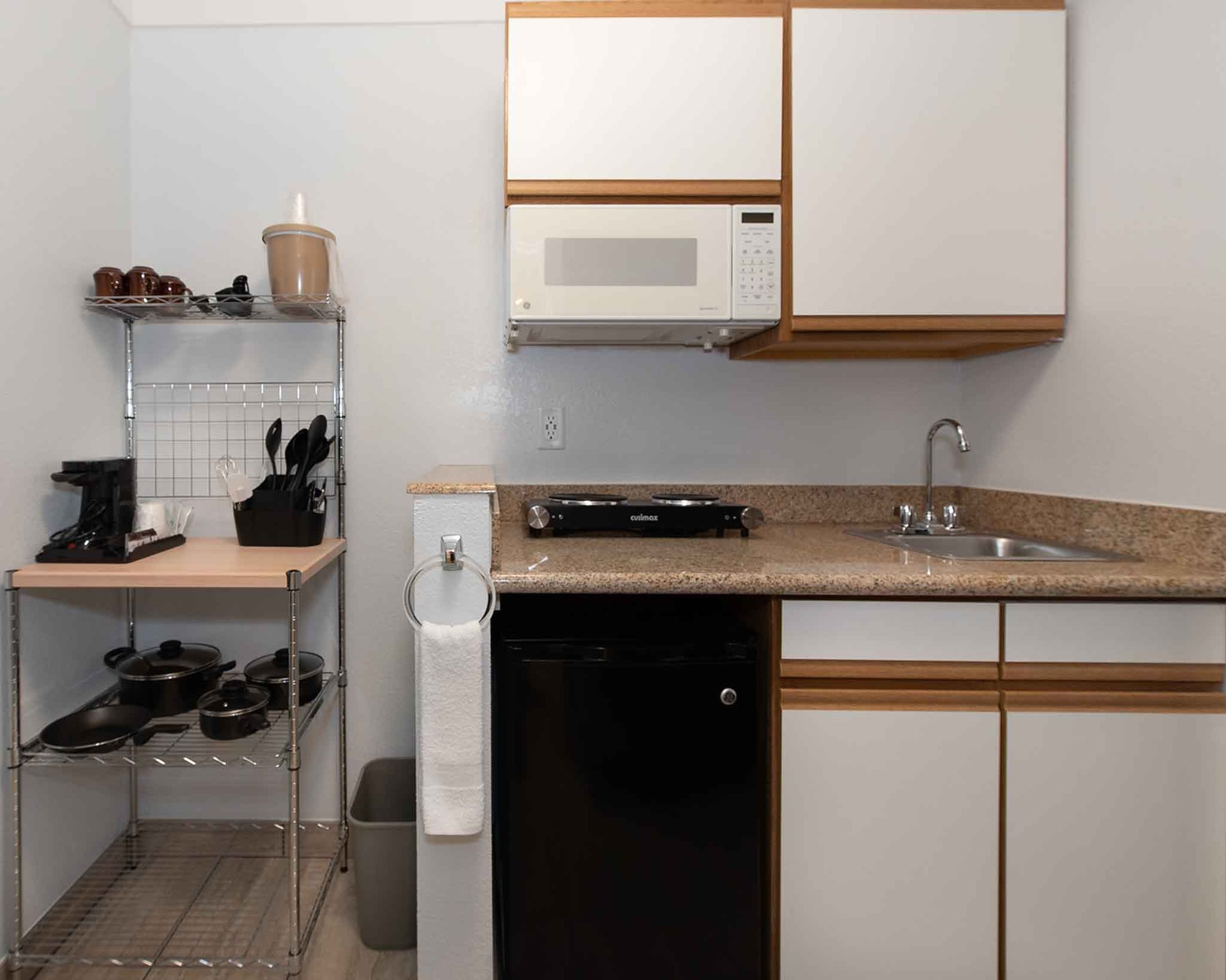 King_Room_Kitchenette_4_S