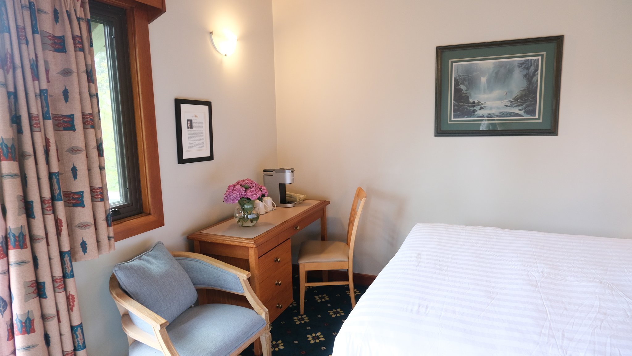 Garden_View_Two_Queen_Room-08_S