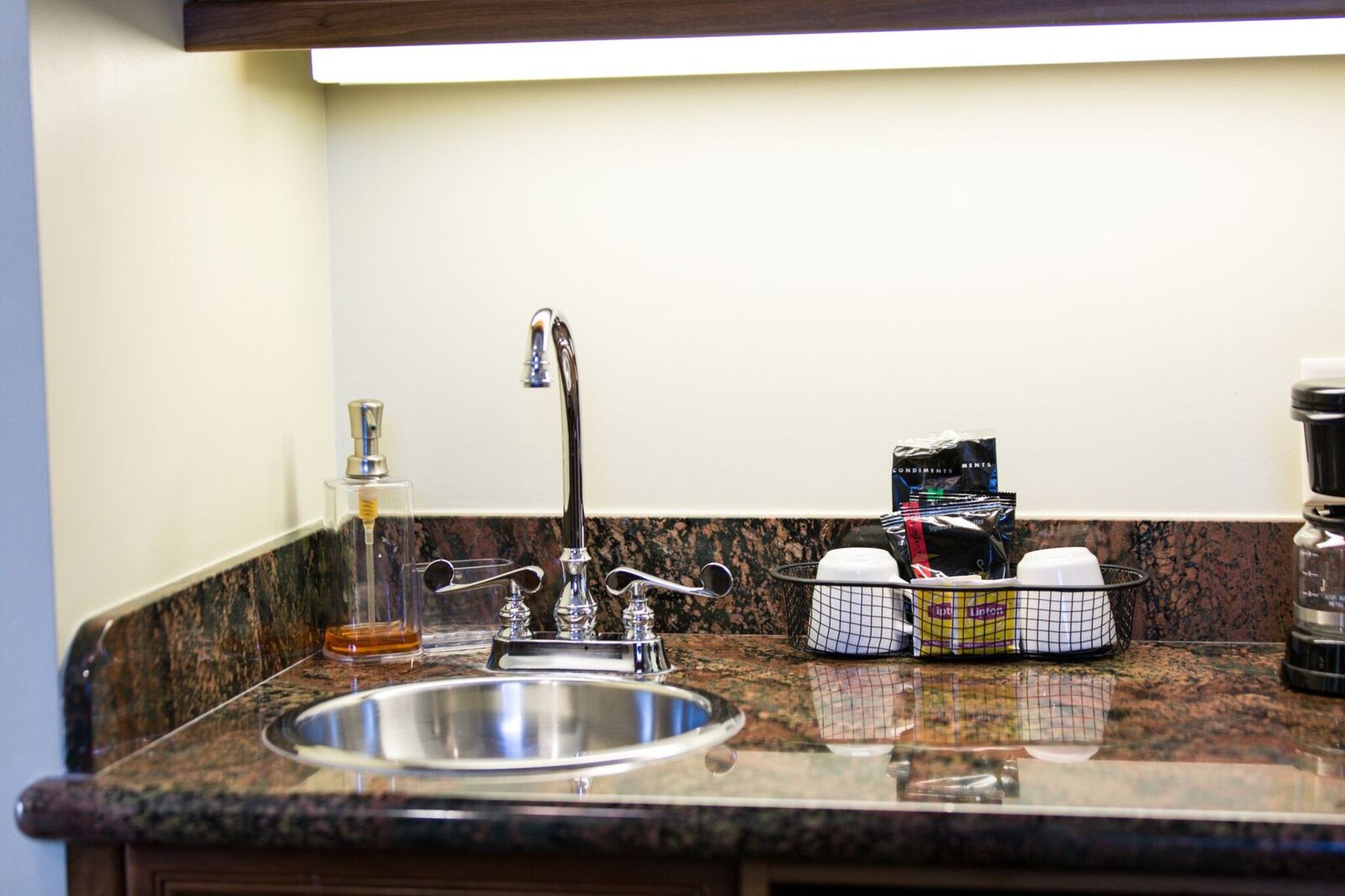 Historic_king_Junior_Suite_Room_Amenities_S