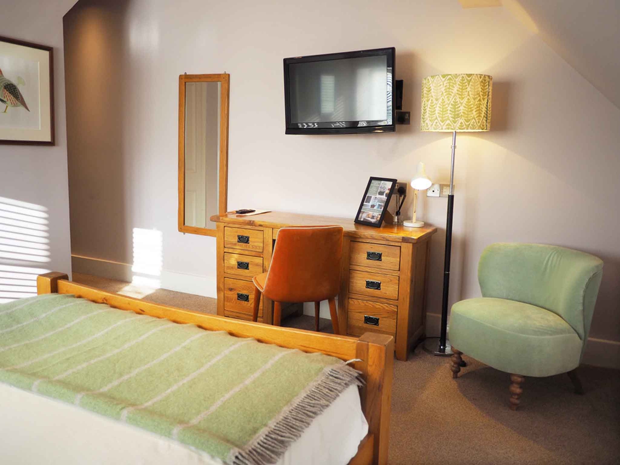 C1K_-_Standard_king_(6)_S