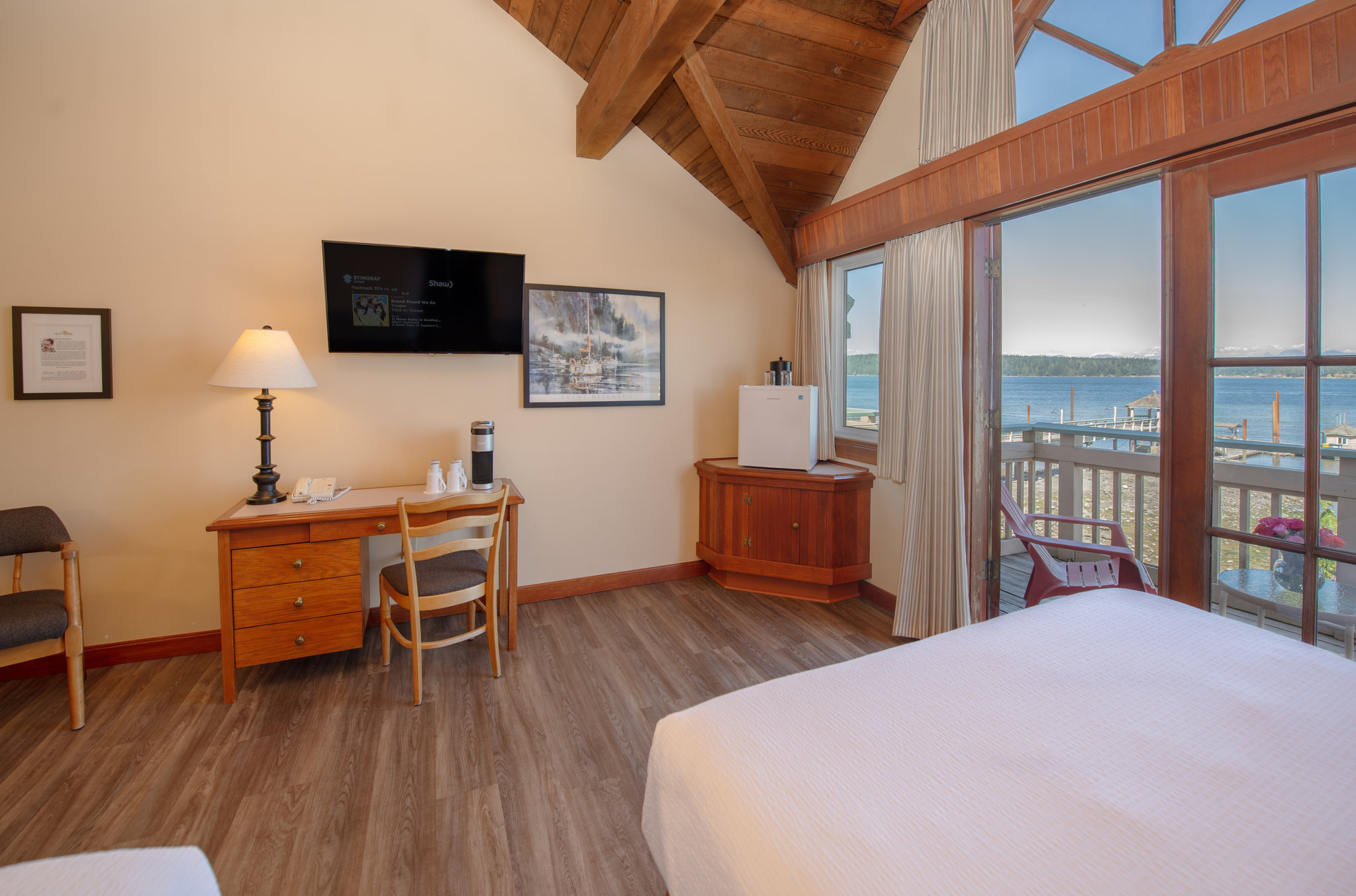 Ocean_View_Two__Queen_Suite-06_S