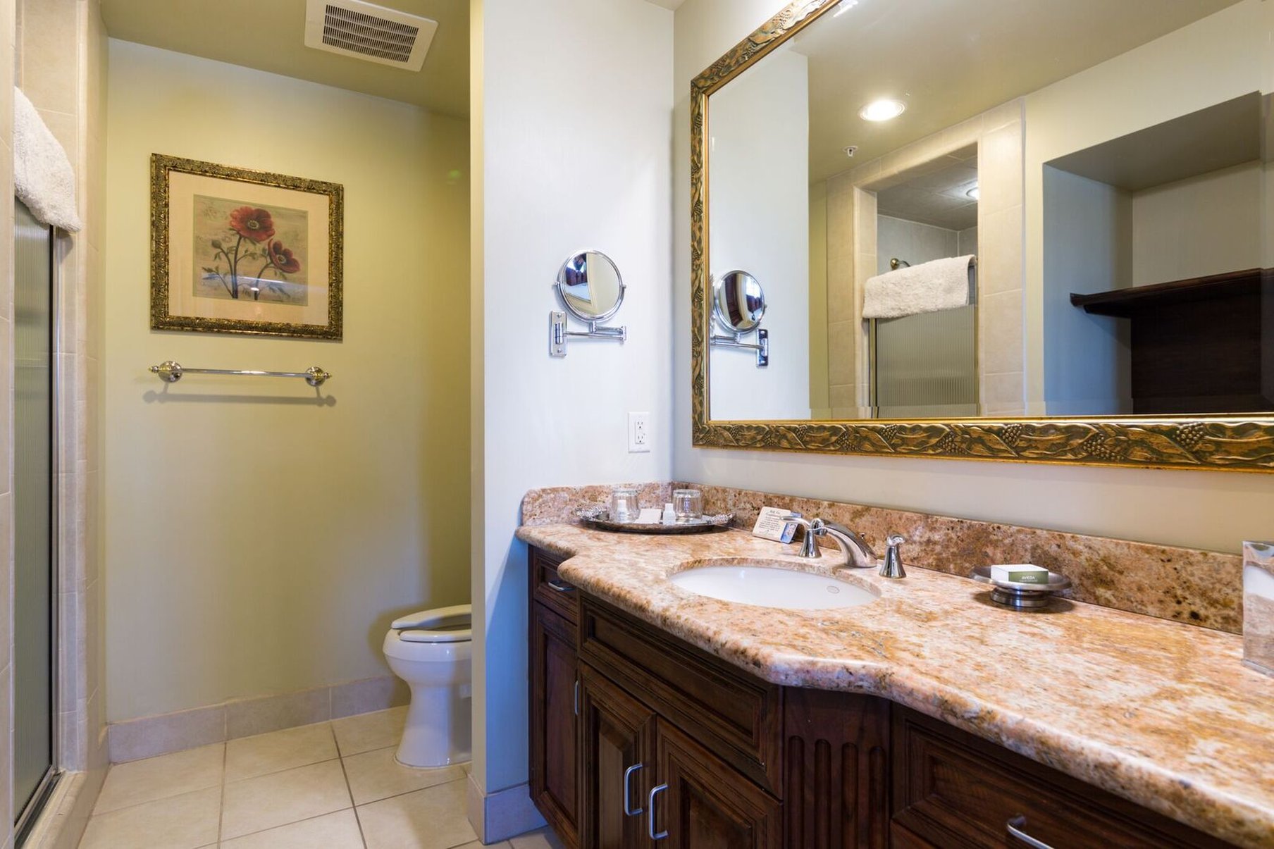 King_Executive_Room_402_Bathroom_S